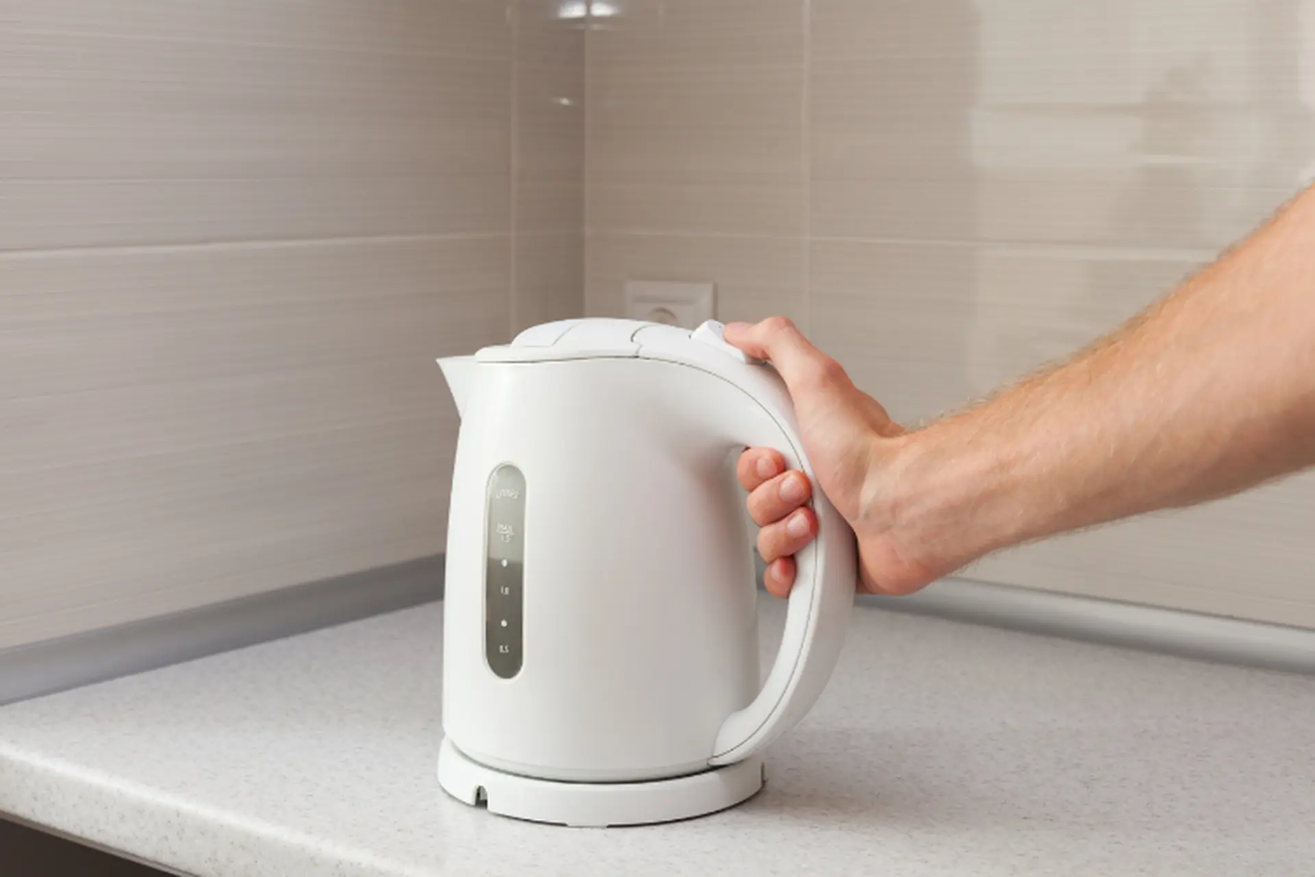Mua ấm siêu tốc ở đâu tại Long An? Khám phá 6 mẫu ấm siêu tốc chất lượng có sẵn tại FPT Shop