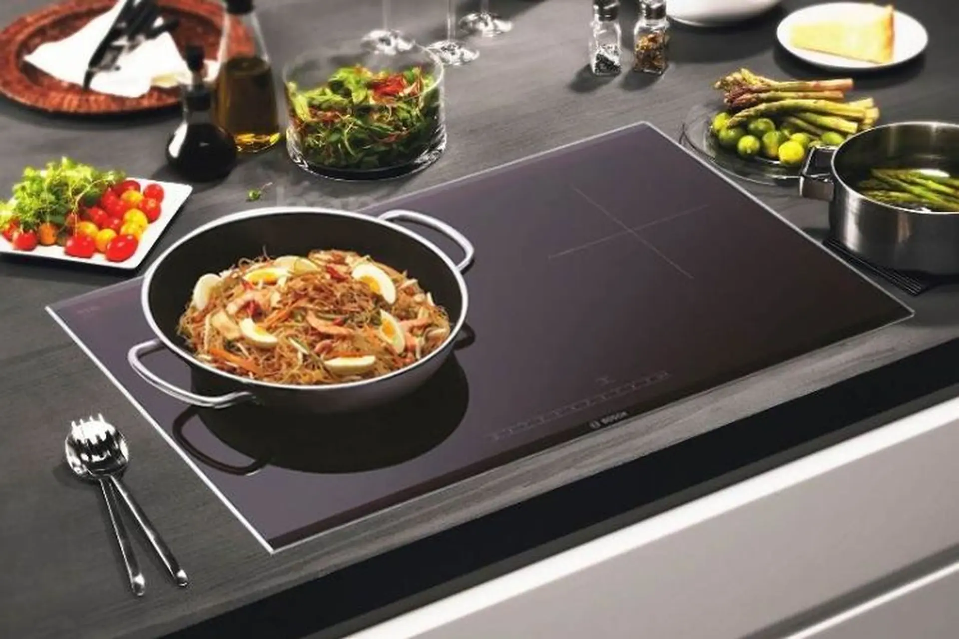 Mua bếp từ ở đâu tại Đắk Lắk vừa uy tín lại có giá rẻ? Top 3 bếp từ đắt khách tại FPT Shop