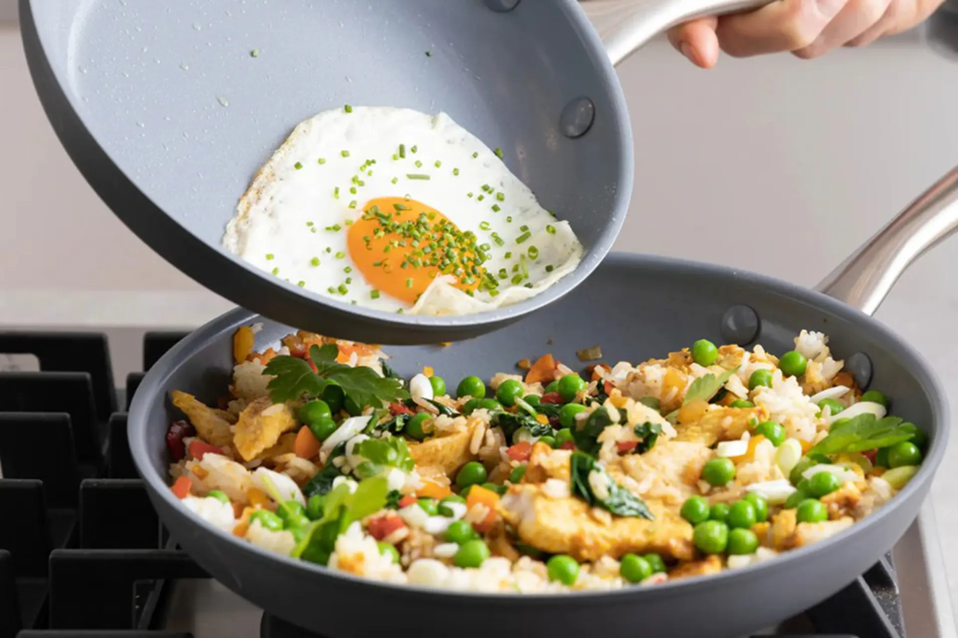 Mua chảo chống dính ở đâu uy tín để sử dụng an toàn, bền bỉ cho gian bếp gia đình?