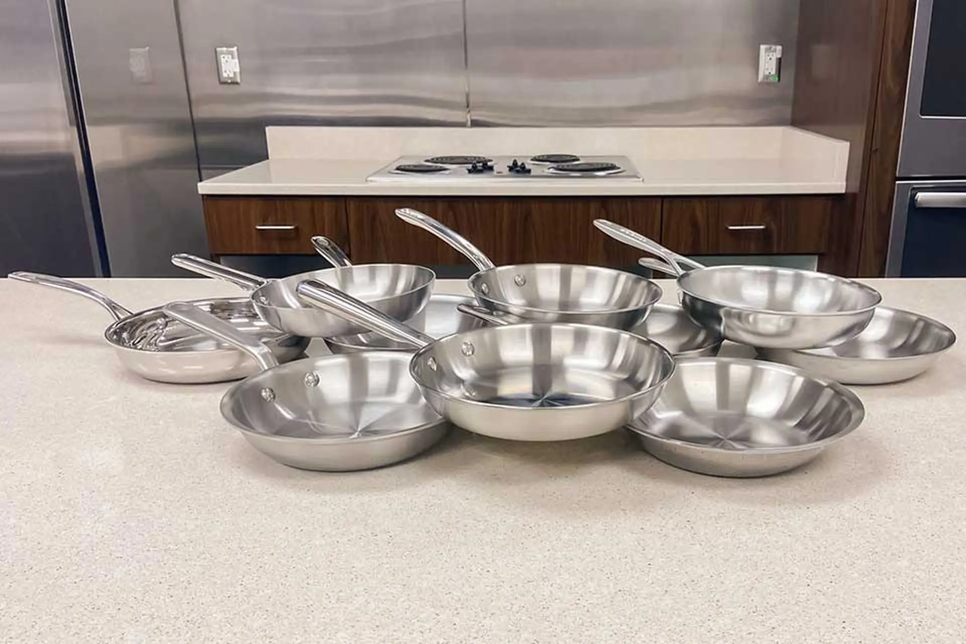 Mua chảo inox ở đâu uy tín để không lo hàng giả mà lại bền và an toàn cho gia đình?