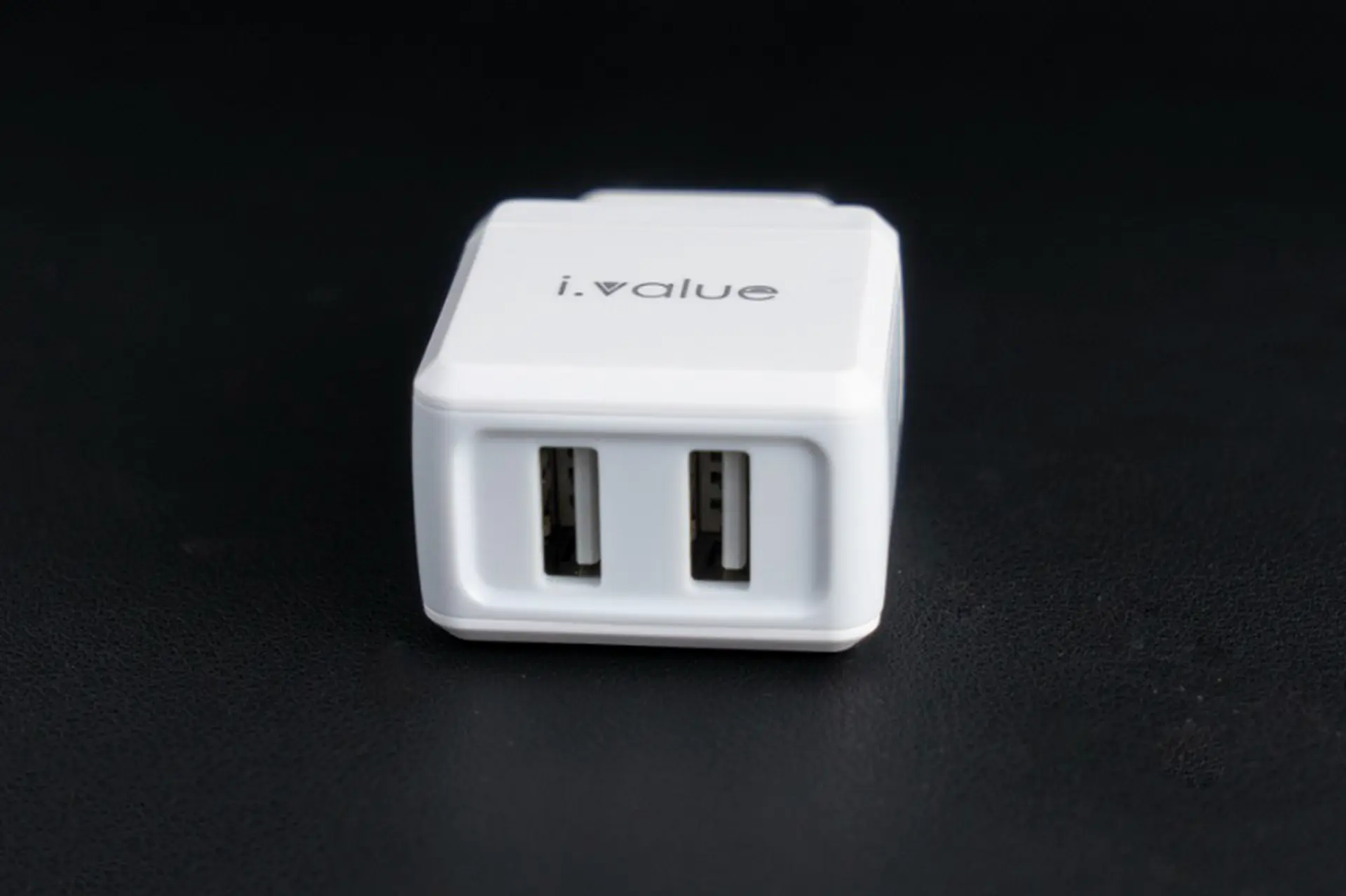 Mua củ sạc, dây cáp sạc iValue ở đâu uy tín để đảm bảo chất lượng và sử dụng an toàn lâu dài