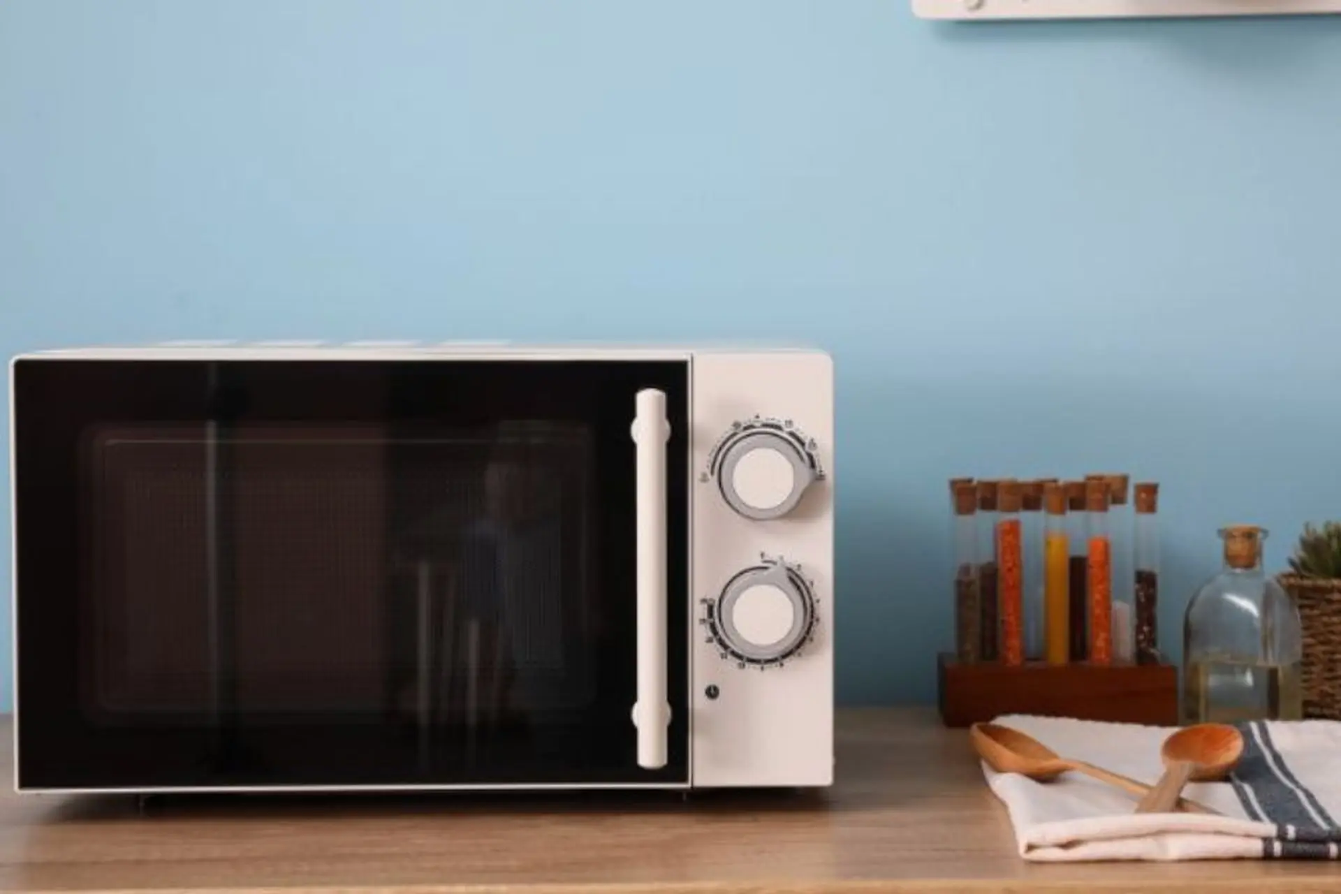 Mua lò vi sóng ở đâu tại Huế giá rẻ, chất lượng tốt cho gian bếp gia đình bạn