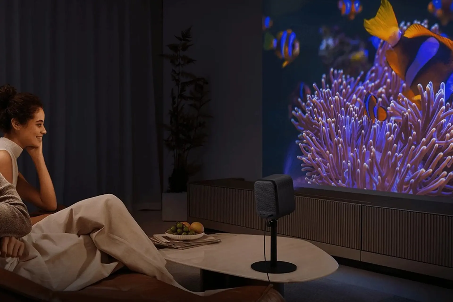 Mua máy chiếu xem phim tại nhà ở đâu uy tín để yên tâm chất lượng và nhận ưu đãi hấp dẫn?