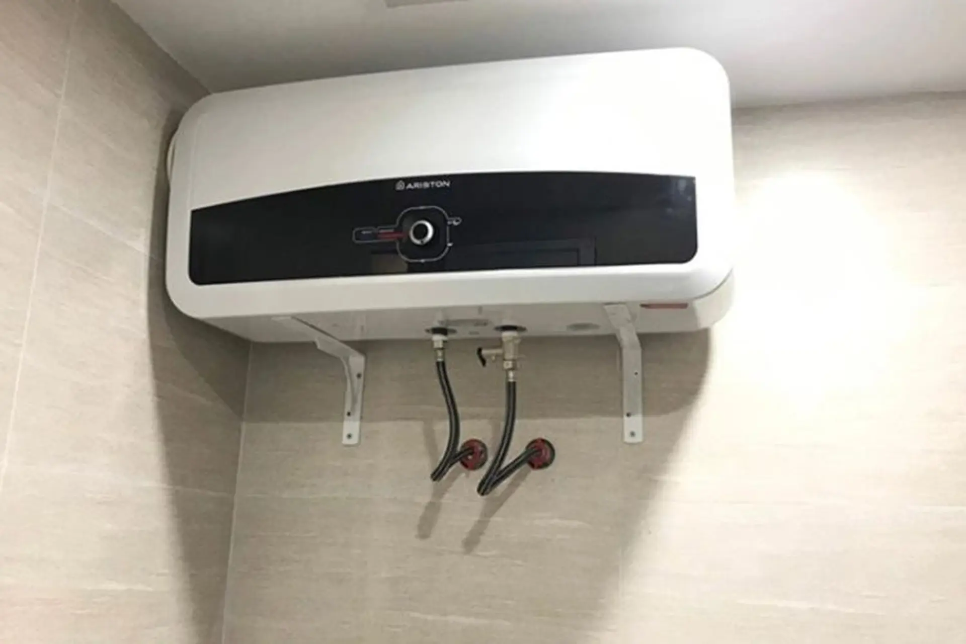 Mua máy nước nóng, bình nước nóng ở đâu tại Đồng Tháp để an tâm về chất lượng?
