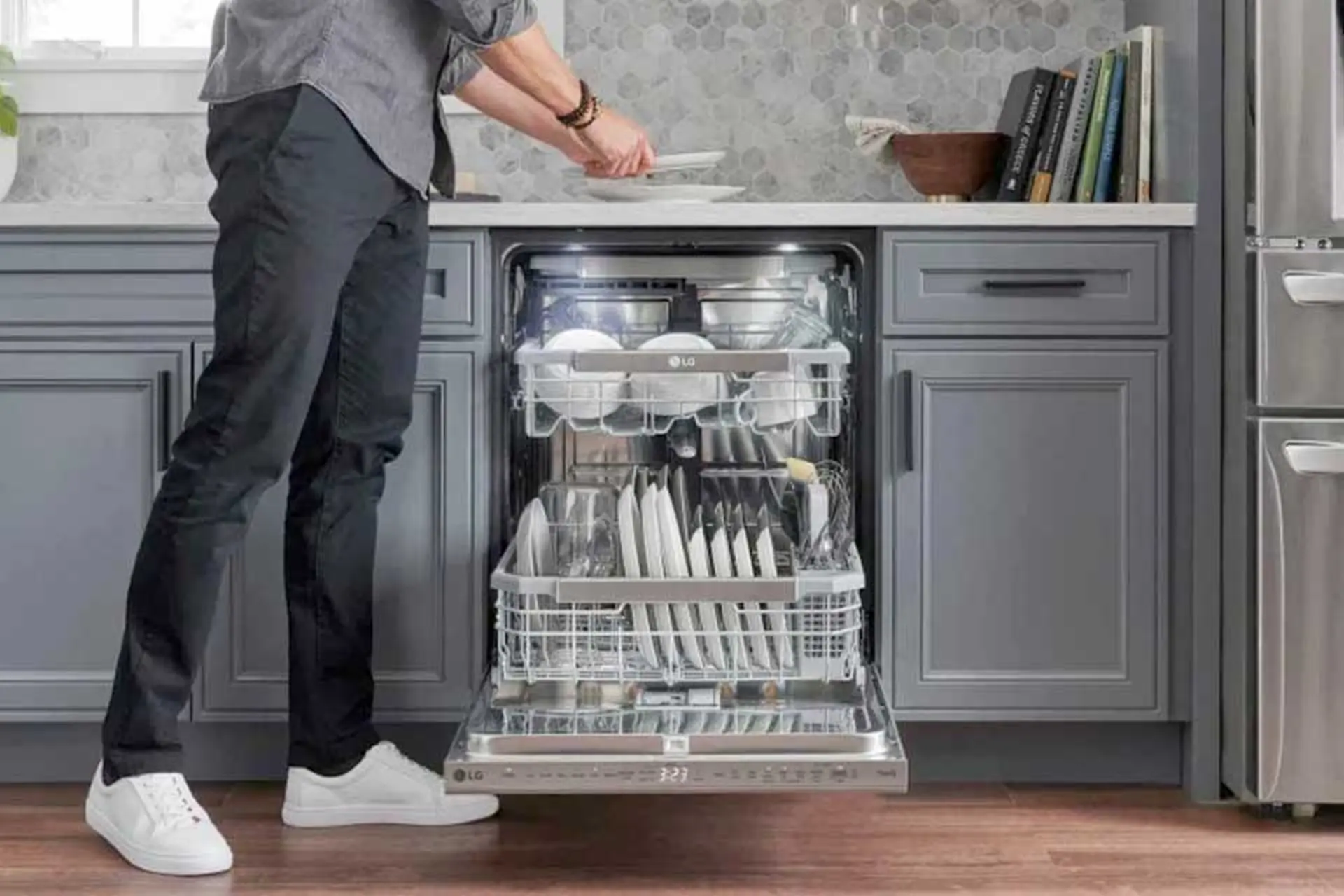 Mua máy rửa bát ở đâu uy tín để đảm bảo hàng chính hãng, tiết kiệm điện nước và dùng bền?