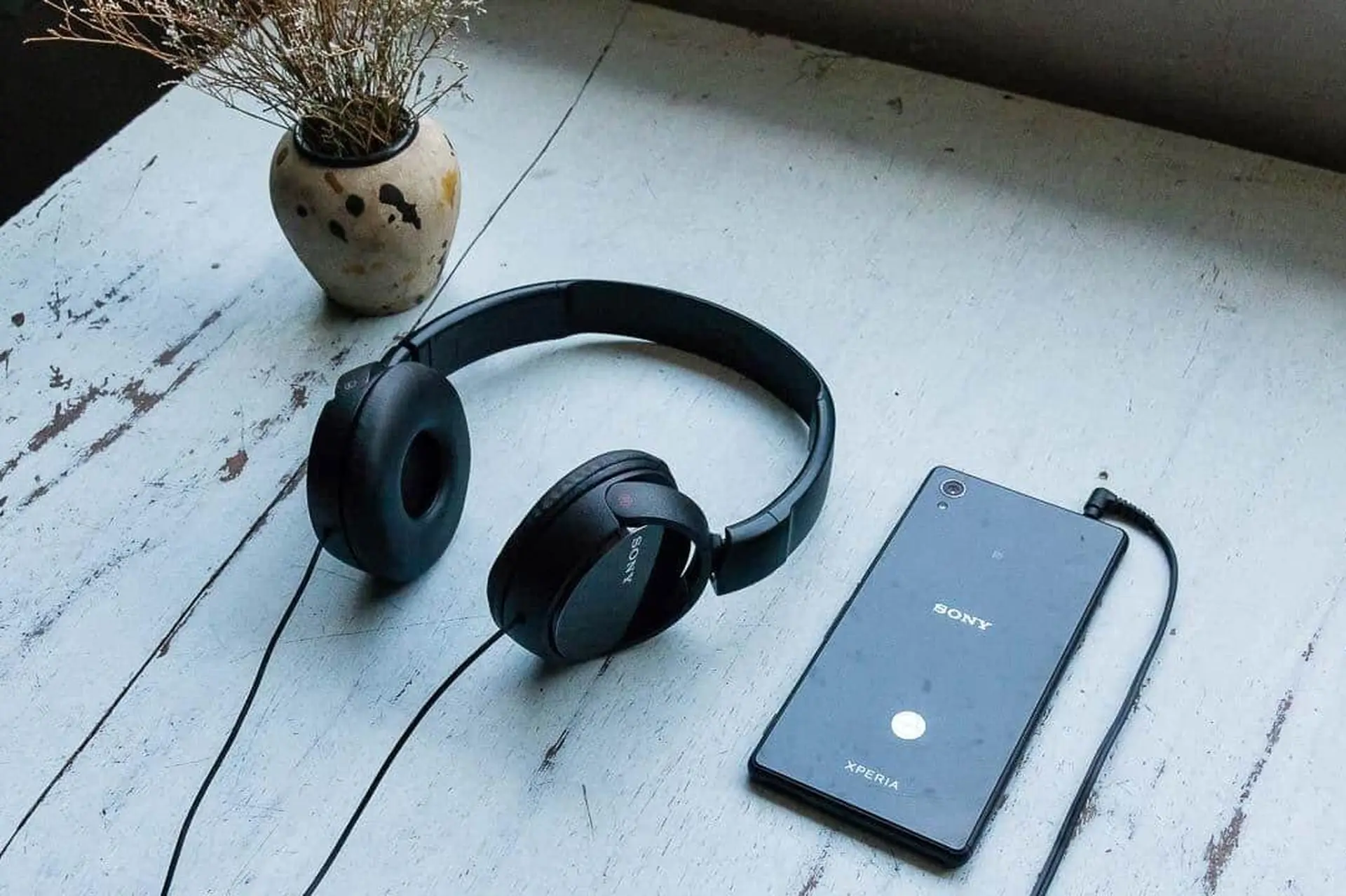 Mua tai nghe có dây ở đâu uy tín? Gợi ý lựa chọn cửa hàng đáng tin để trải nghiệm âm thanh trọn vẹn