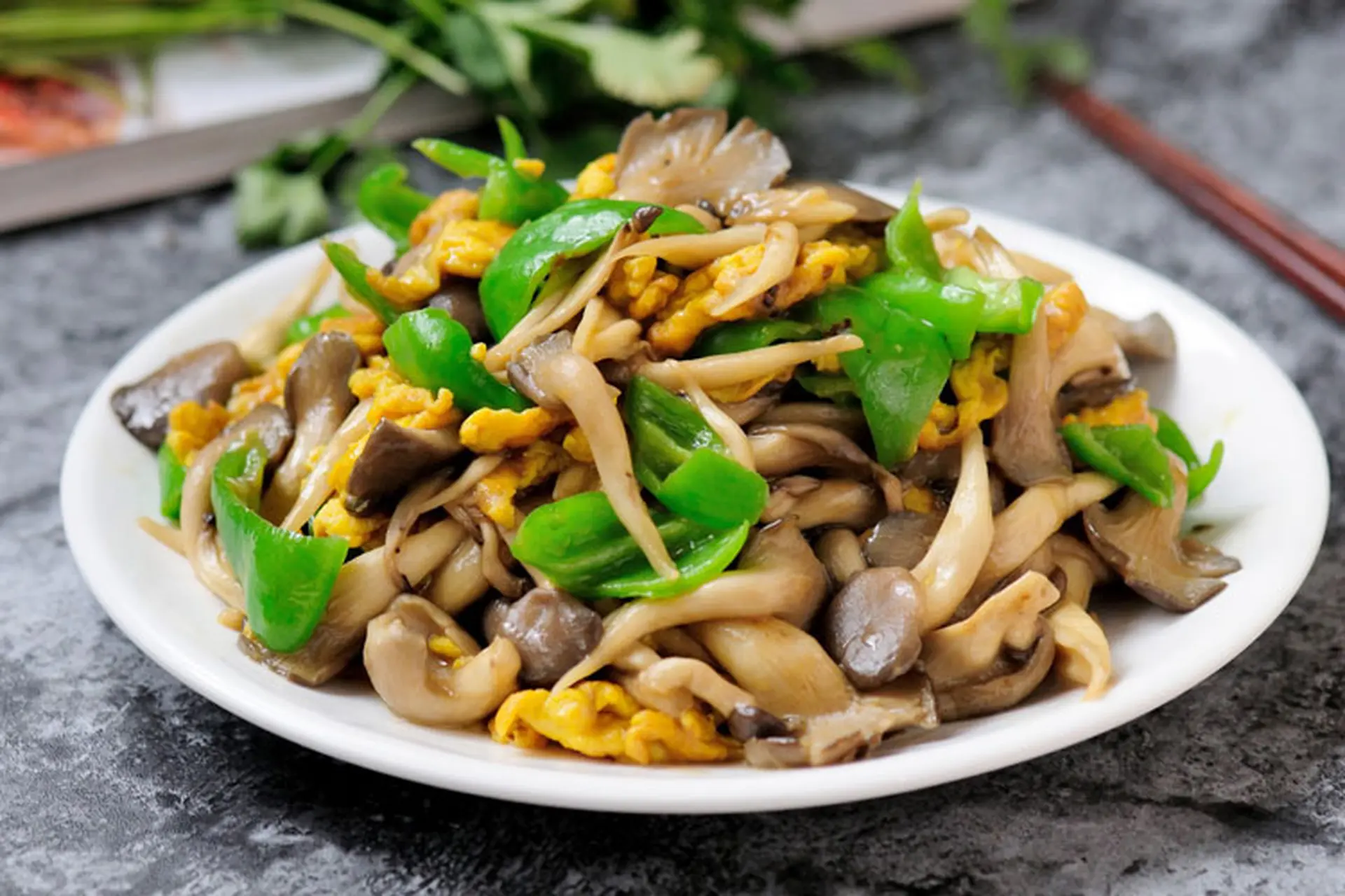 Nấm sò nâu là gì? Gợi ý top 5 món ngon dễ làm, giàu dinh dưỡng từ nấm sò nâu