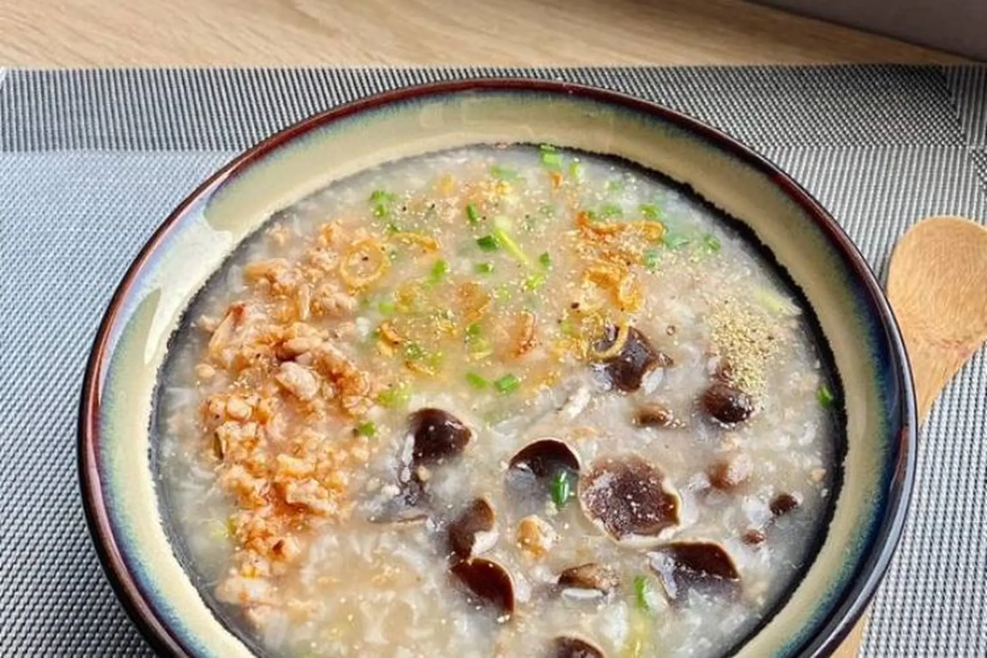 Công thức nấu cháo nấm tràm ngon mê ly, bổ sung dinh dưỡng cho các thành viên trong gia đình