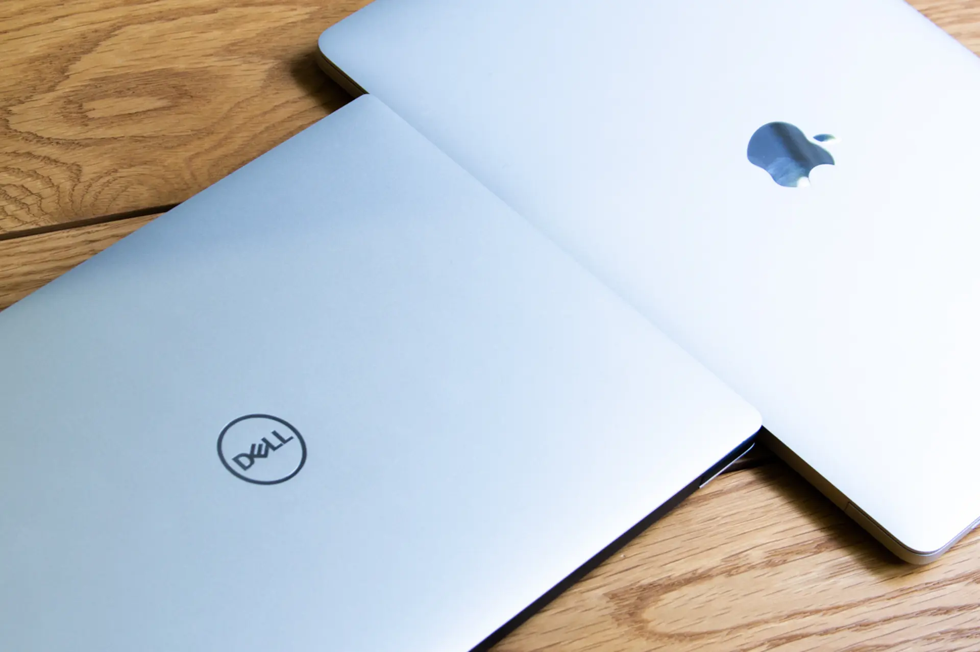 Nên mua Dell hay MacBook? Những điểm mạnh, yếu bạn cần hiểu rõ trước khi quyết định