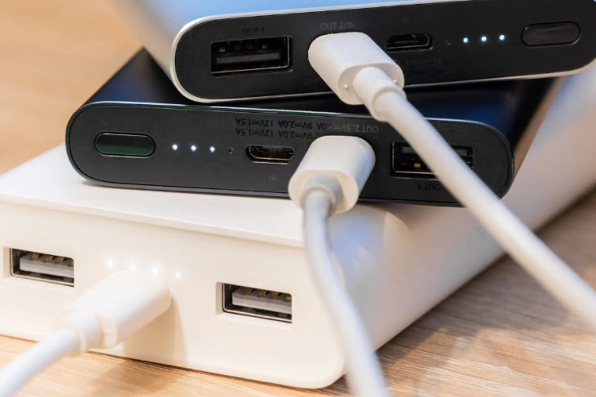 Nên mua sạc dự phòng 10000 mAh hay 20000 mAh? Lựa chọn nào phù hợp nhất cho bạn