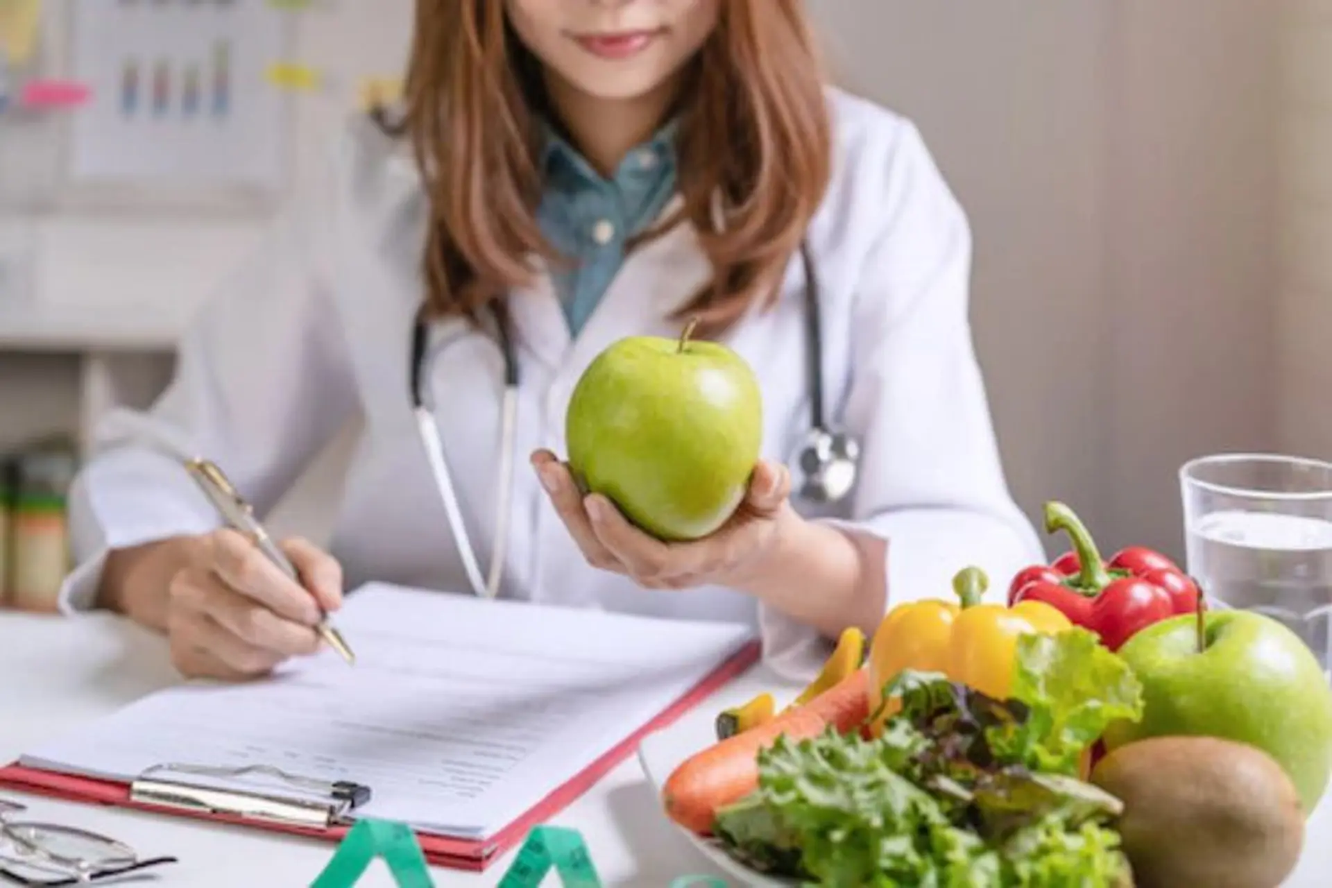 Ngành Dinh dưỡng là gì? Ngành này có triển vọng nghề nghiệp như thế nào? Cùng tìm hiểu!