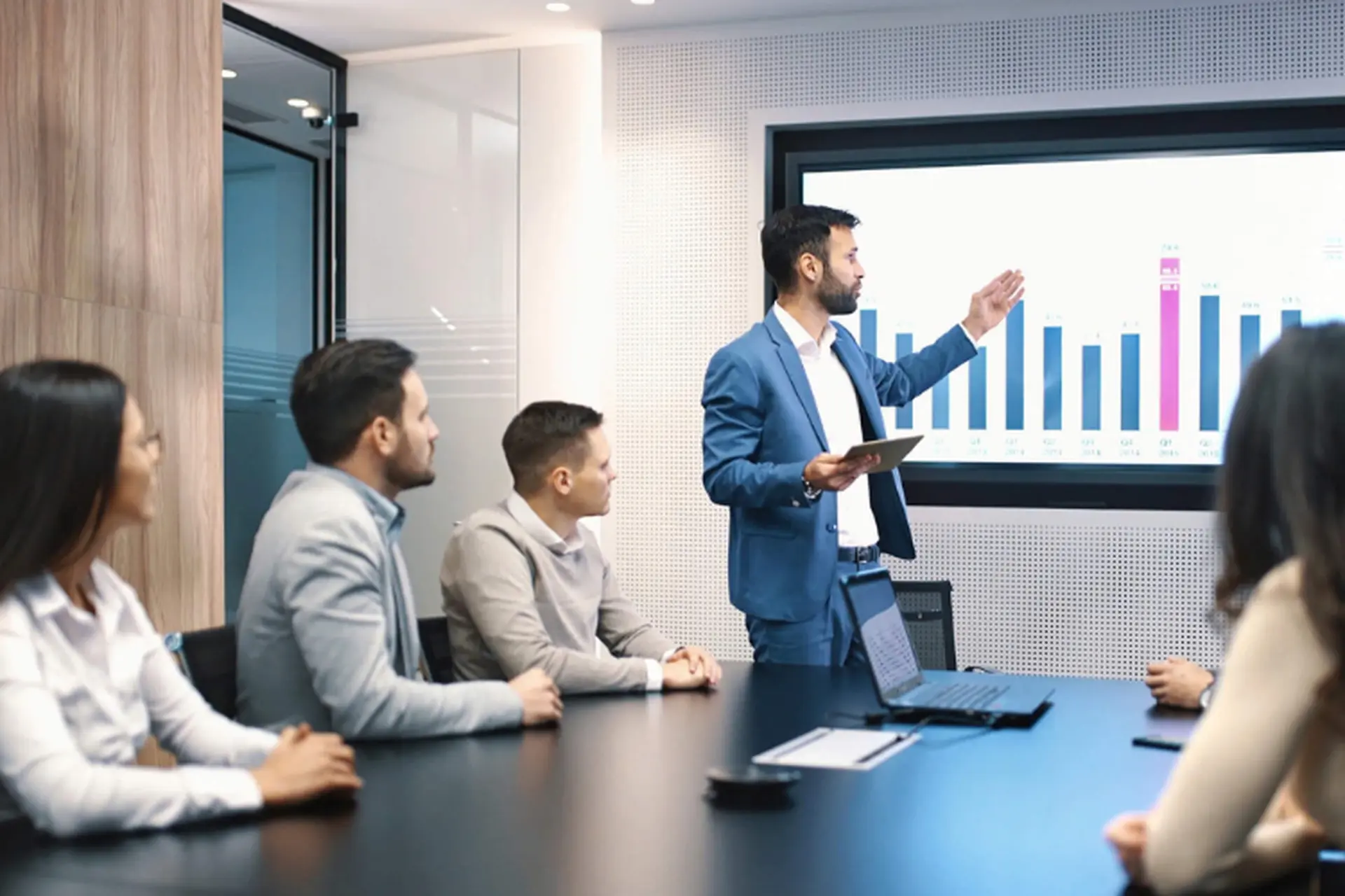 Ngành Kinh doanh: Mọi thông tin bạn cần biết trước khi học ngành đầy tiềm năng này