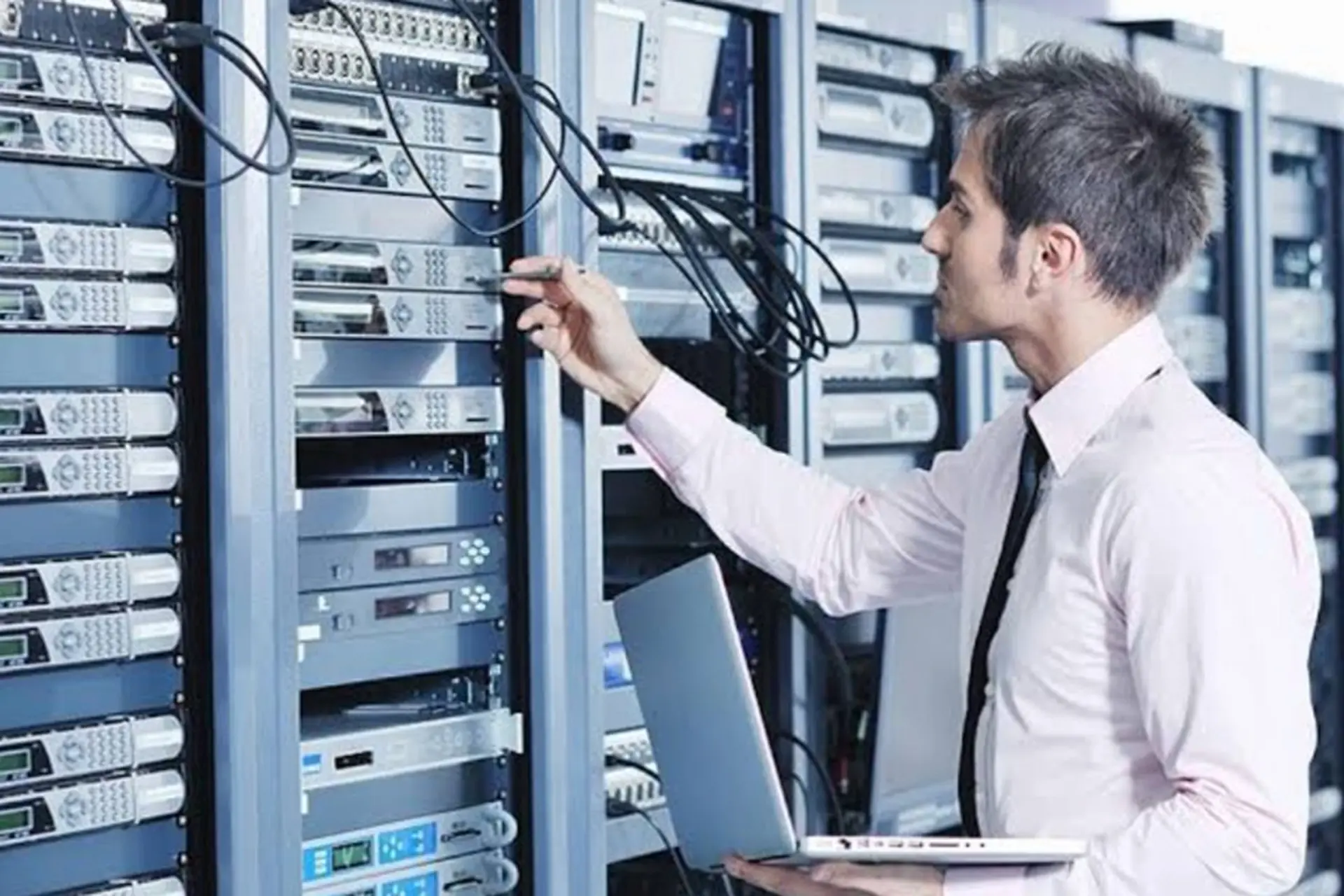 Ngành mạng máy tính học gì? Khám phá chương trình đào tạo và cơ hội việc làm