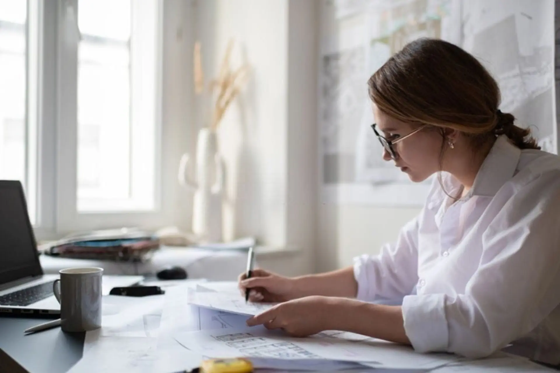 Nhân viên kế hoạch là gì? Khám phá vai trò và tầm quan trọng trong chuỗi vận hành doanh nghiệp