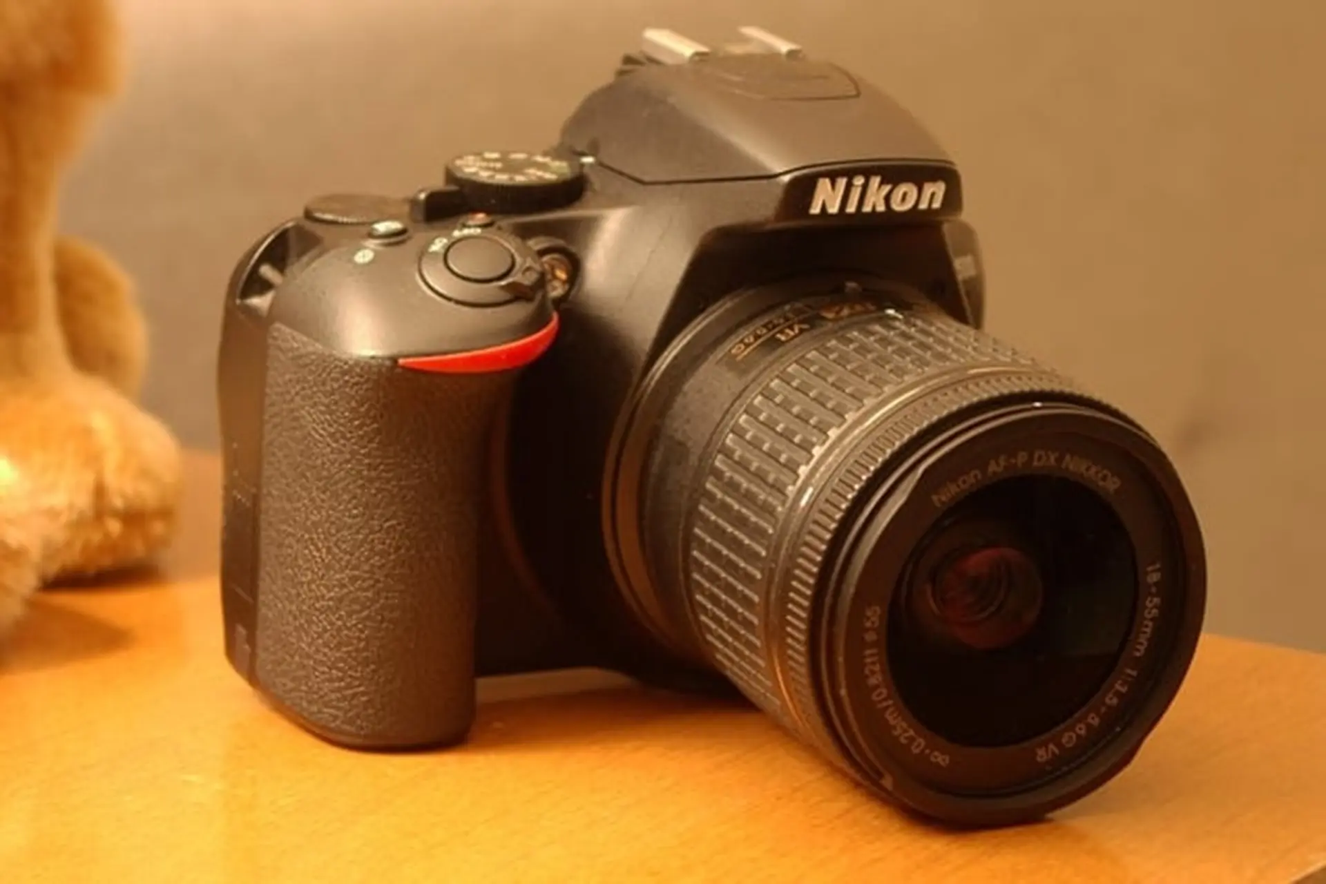 Nikon D3500 có còn đáng mua không? Đánh giá chi tiết máy ảnh DSLR cho người mới bắt đầu