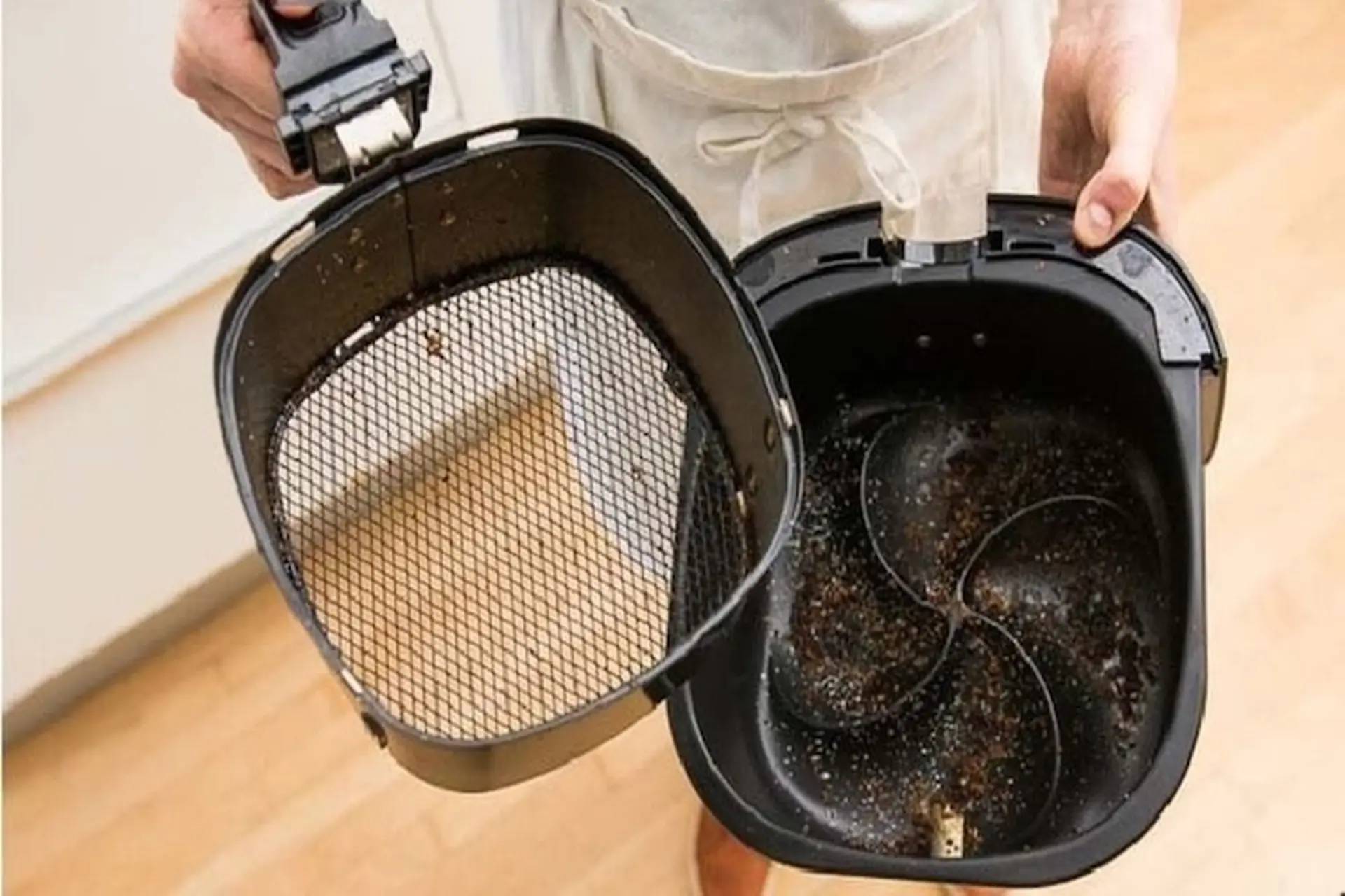 Nồi chiên không dầu bị cháy có sao không? Nguyên nhân và cách xử lý an toàn