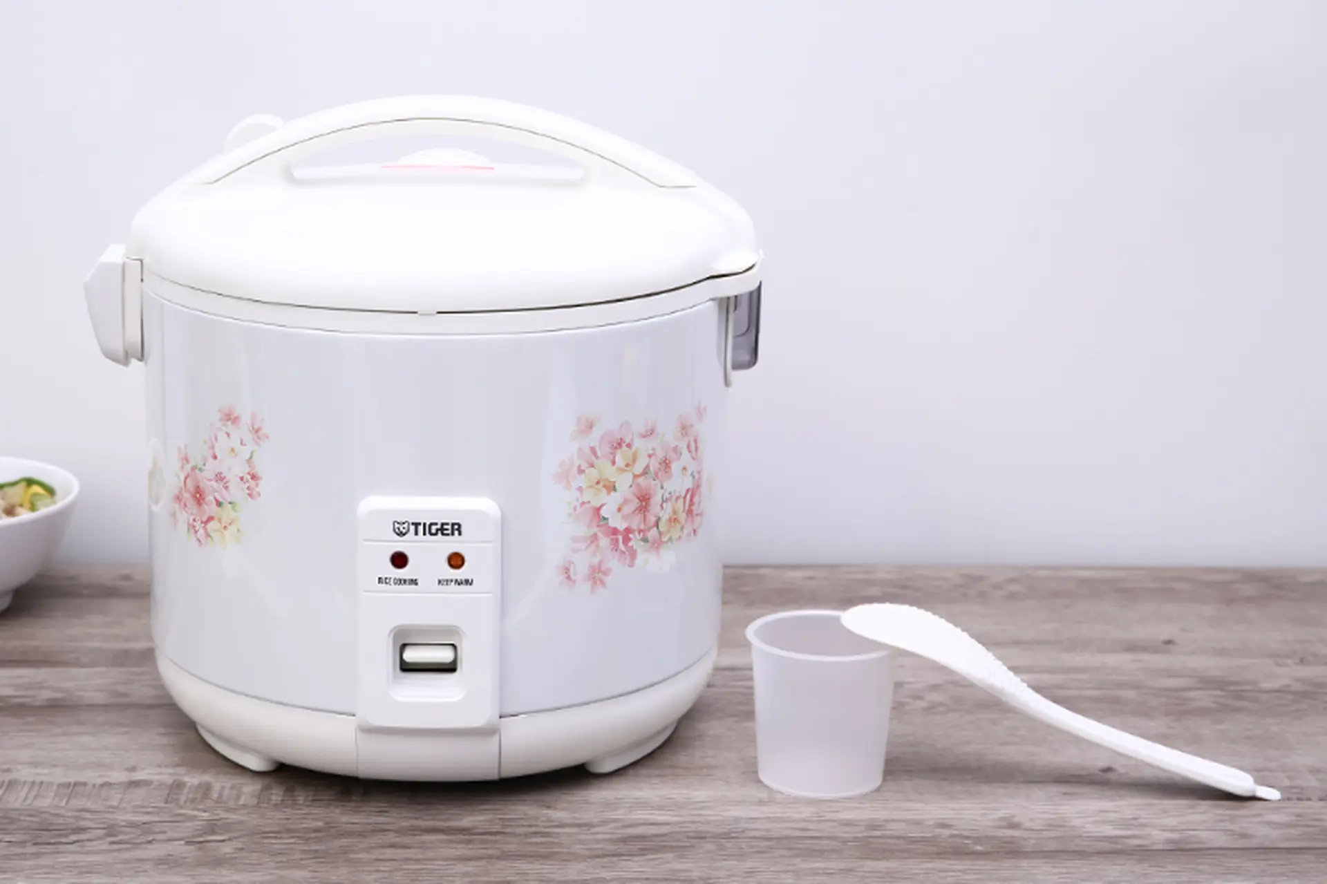 Nồi cơm điện Tiger 1.8 lít có tốt không? Đánh giá chi tiết công nghệ và tính năng