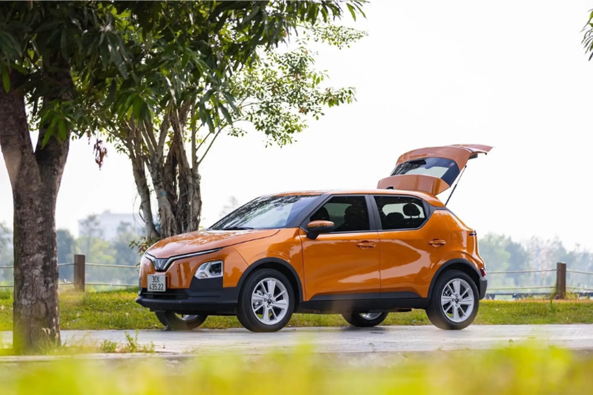 Khám phá nội thất VF5 Plus: Ấn tượng với thiết kế hiện đại, đầy đủ tiện nghi, nhiều tính năng an toàn