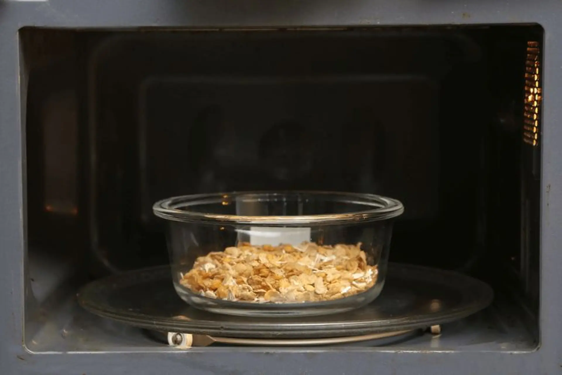 Thương hiệu nồi thủy tinh cho lò vi sóng tốt nhất 2025 bền bỉ, an toàn khi sử dụng