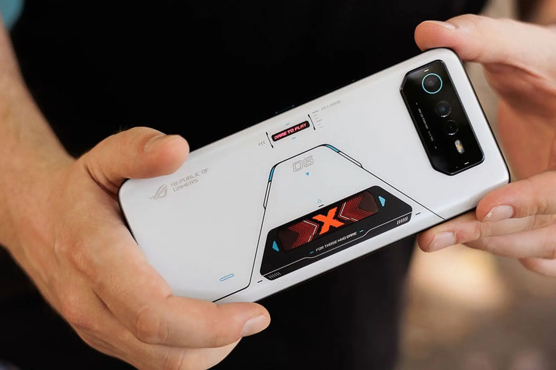 Nút trigger là gì? Vì sao tính năng này đang trở thành điểm cộng lớn trên gaming phone?