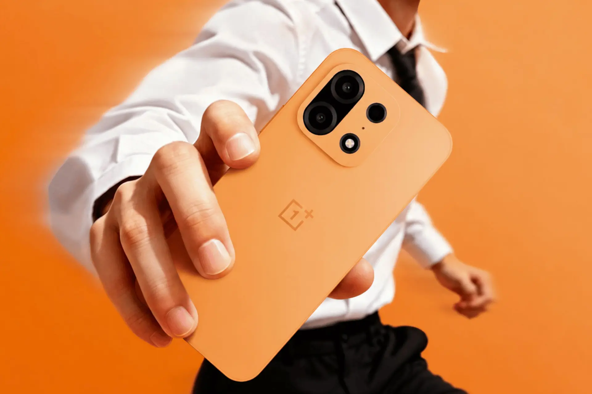 OnePlus 16 lộ giá bán, RAM 8 GB trở lại sau ba năm