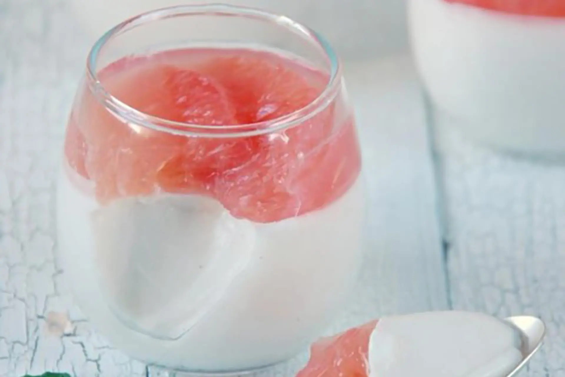 Panna Cotta dừa bưởi: Mẹo chọn nguyên liệu, cách làm đúng chuẩn và lưu ý khi ăn