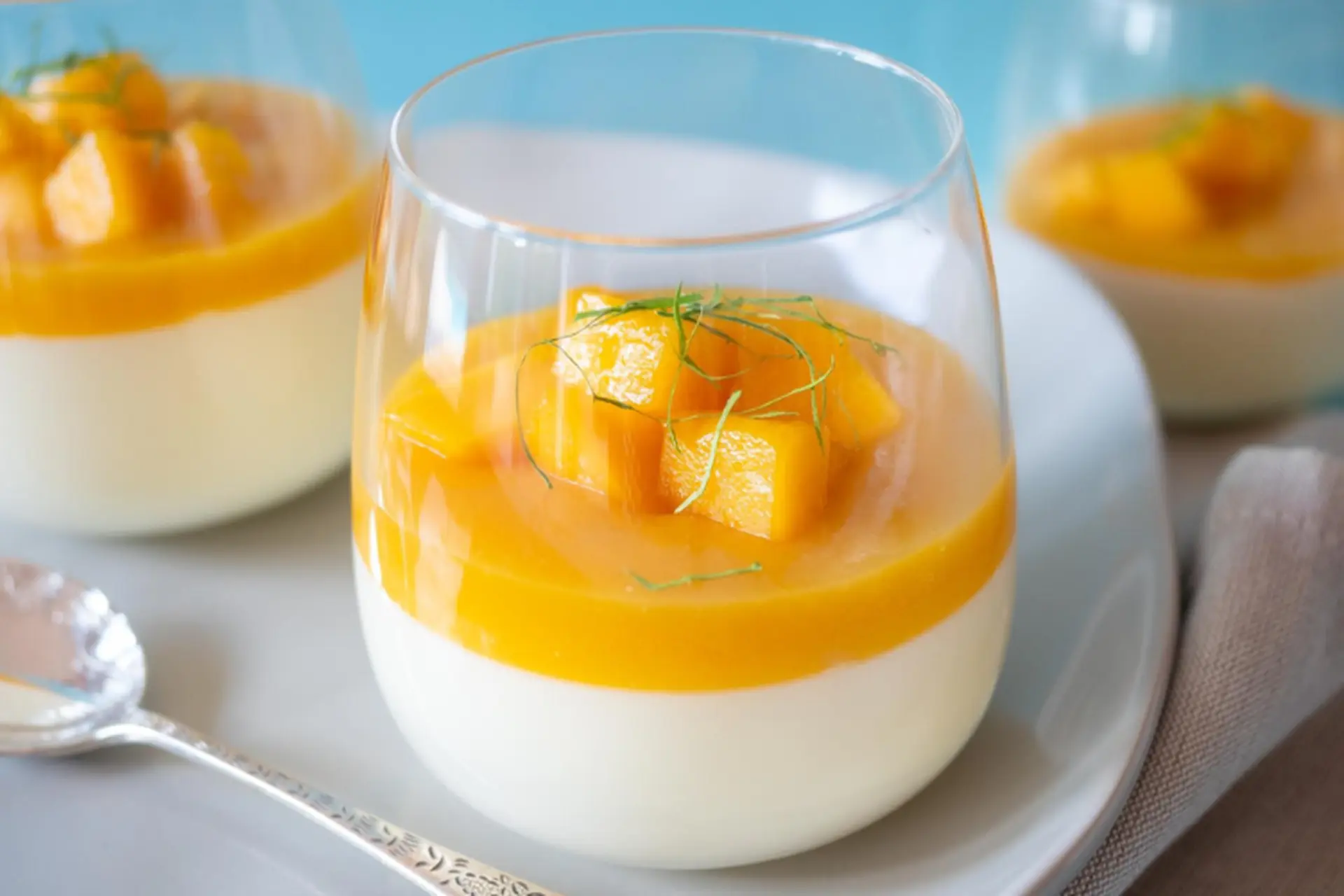 Chia sẻ 3 cách làm panna cotta xoài thơm mát, ăn siêu cuốn, đơn giản, chuẩn vị tại nhà