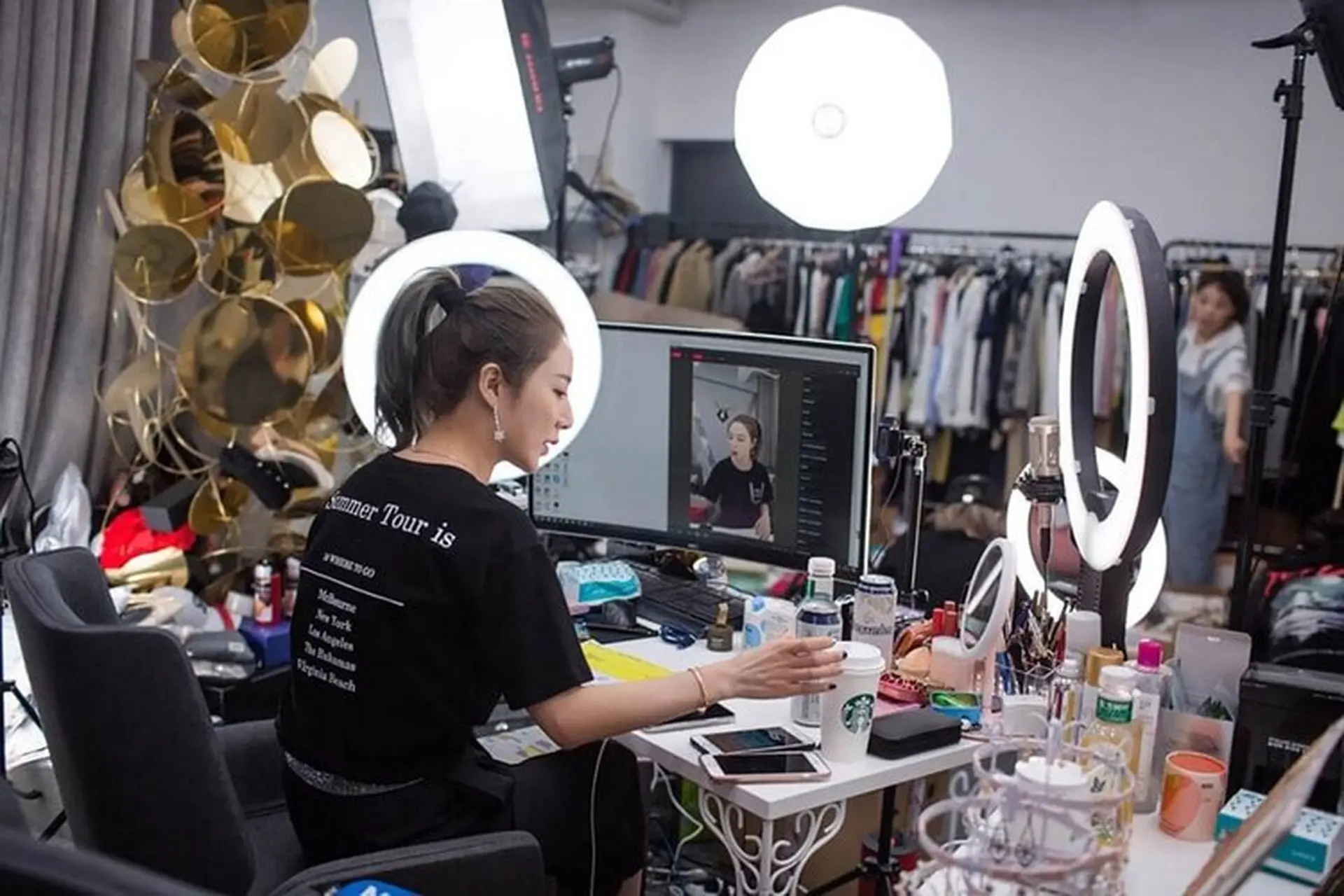 Top phần mềm livestream miễn phí tốt nhất 2026 trên máy tính, hỗ trợ sáng tạo nội dung, quảng cáo bán hàng