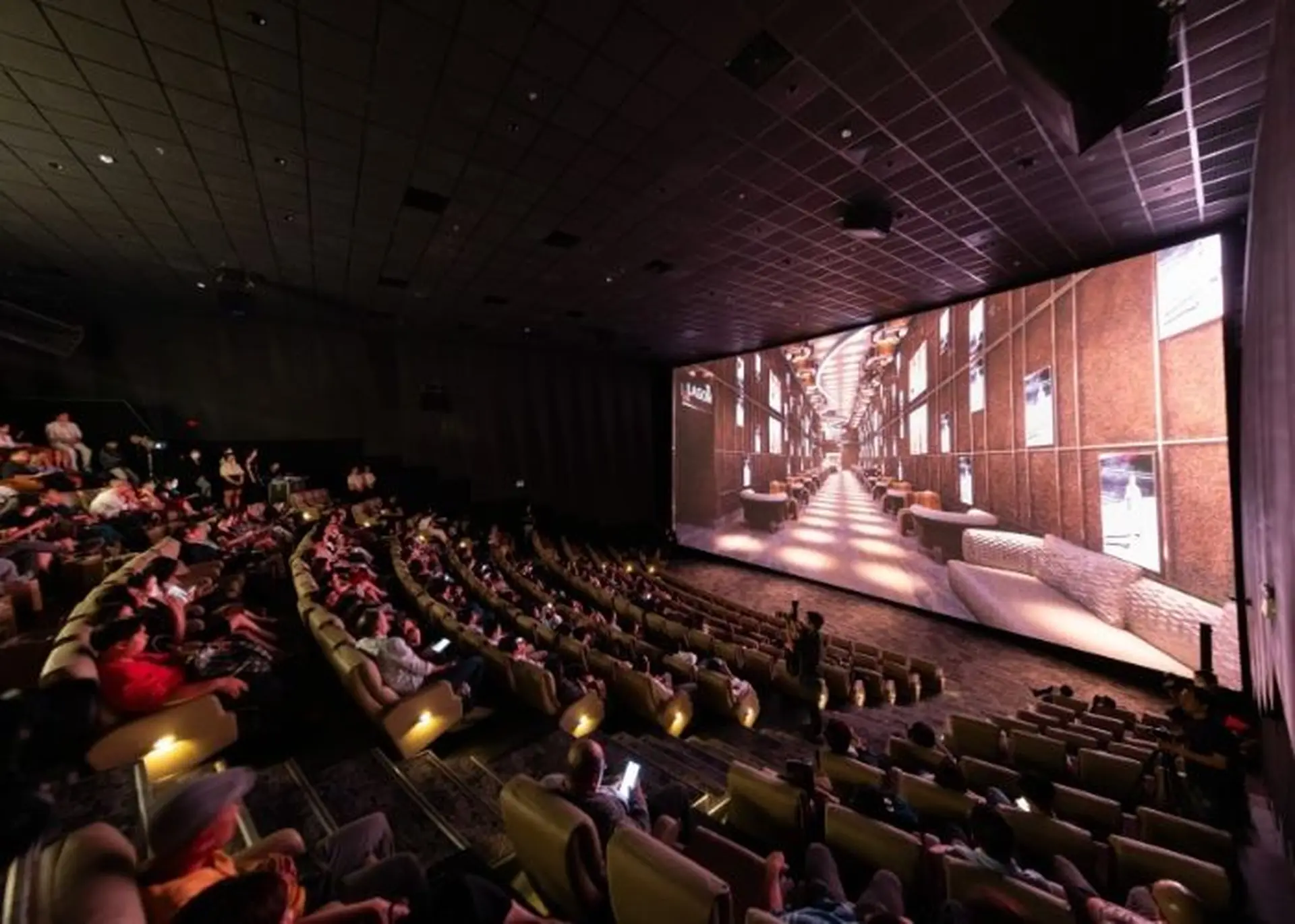 Sẵn sàng thưởng thức những bộ phim chiếu rạp tháng 1 2025 cực kỳ đình đám và hấp dẫn