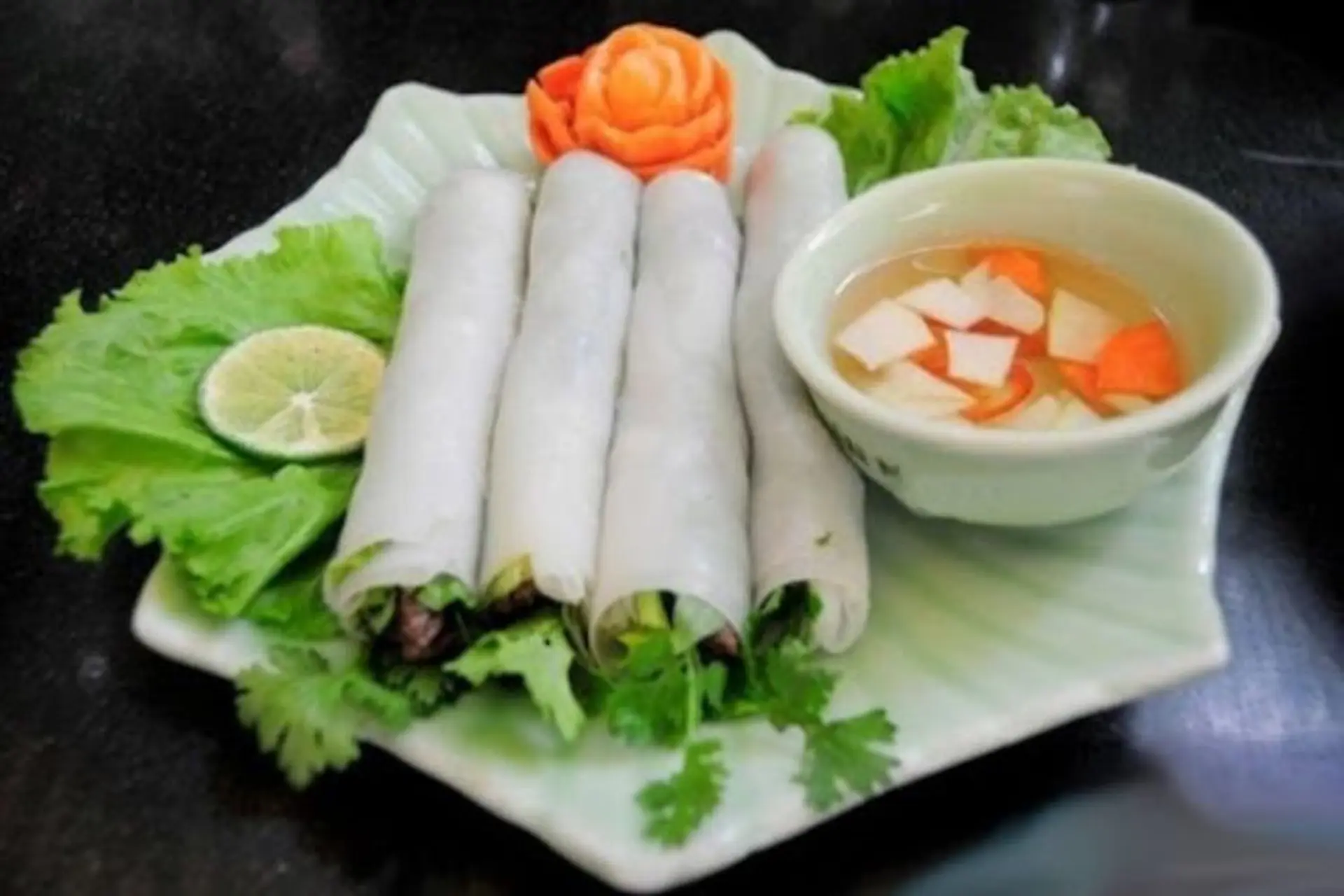 Cách làm phở cuốn thịt bò thơm ngon và hấp dẫn để tạo ấn tượng với mọi người