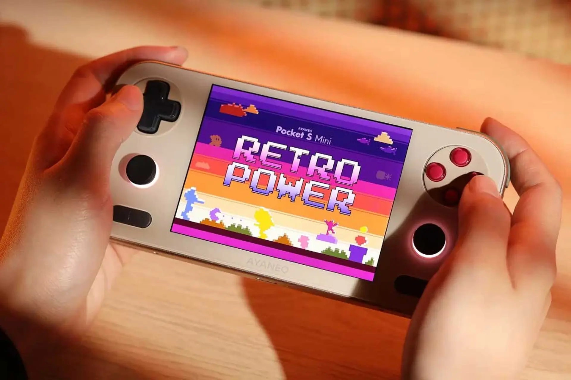 Pocket S Mini ra mắt, máy chơi game Android nhỏ gọn cho game retro