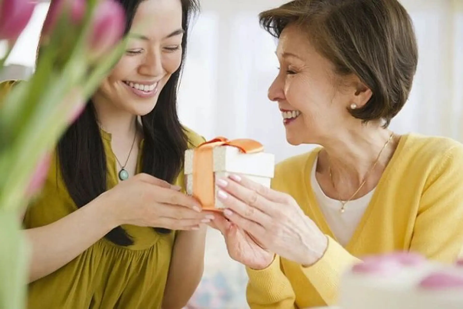 Gợi ý những món quà Vu Lan tặng mẹ ý nghĩa, giúp bạn thể hiện tình cảm với đấng sinh thành