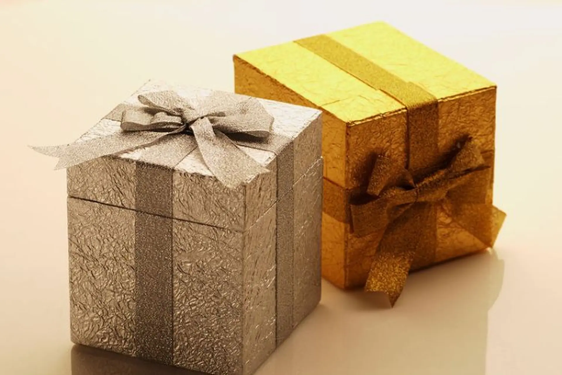 Top 20 món quà mừng thọ ý nghĩa để bạn thể hiện lòng hiếu thảo và kính mến đối với ông bà, cha mẹ