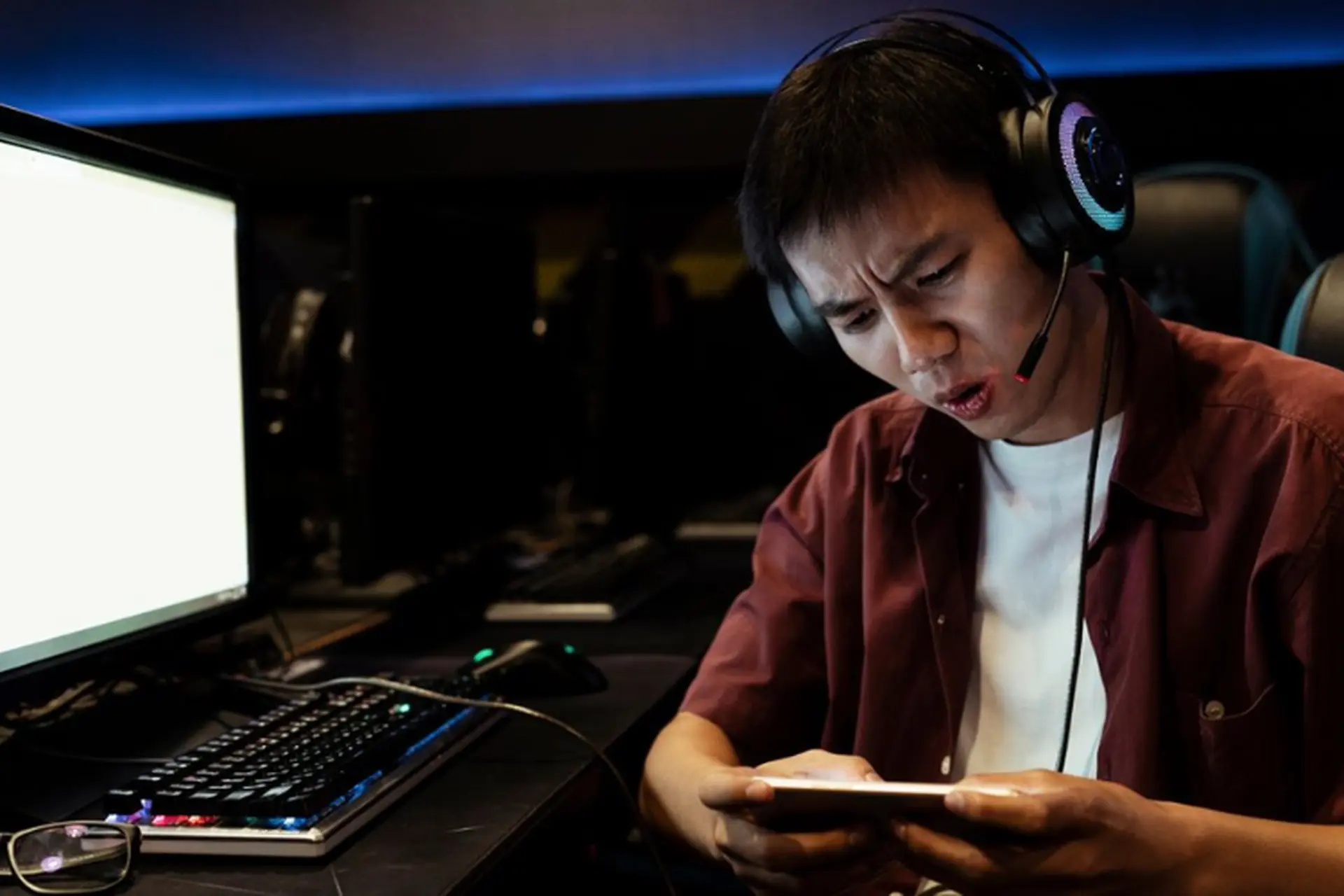 Rage quit là gì? Những lý do khiến game thủ bỏ trận và giải pháp tránh ức chế khi chơi