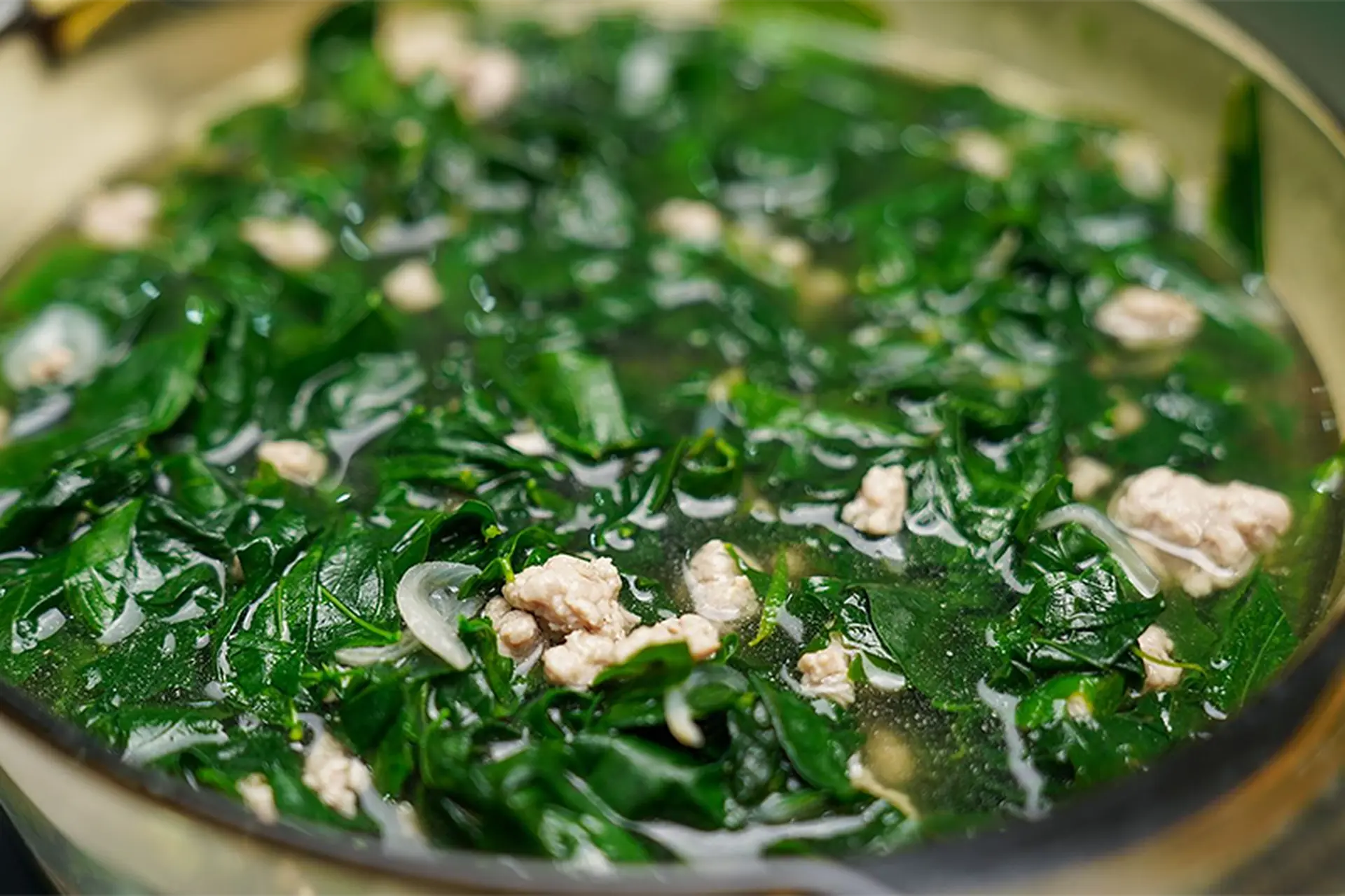 Rau càng cua nấu canh thịt bằm và thịt bò - Món ăn thanh mát, bổ dưỡng cho bữa cơm gia đình