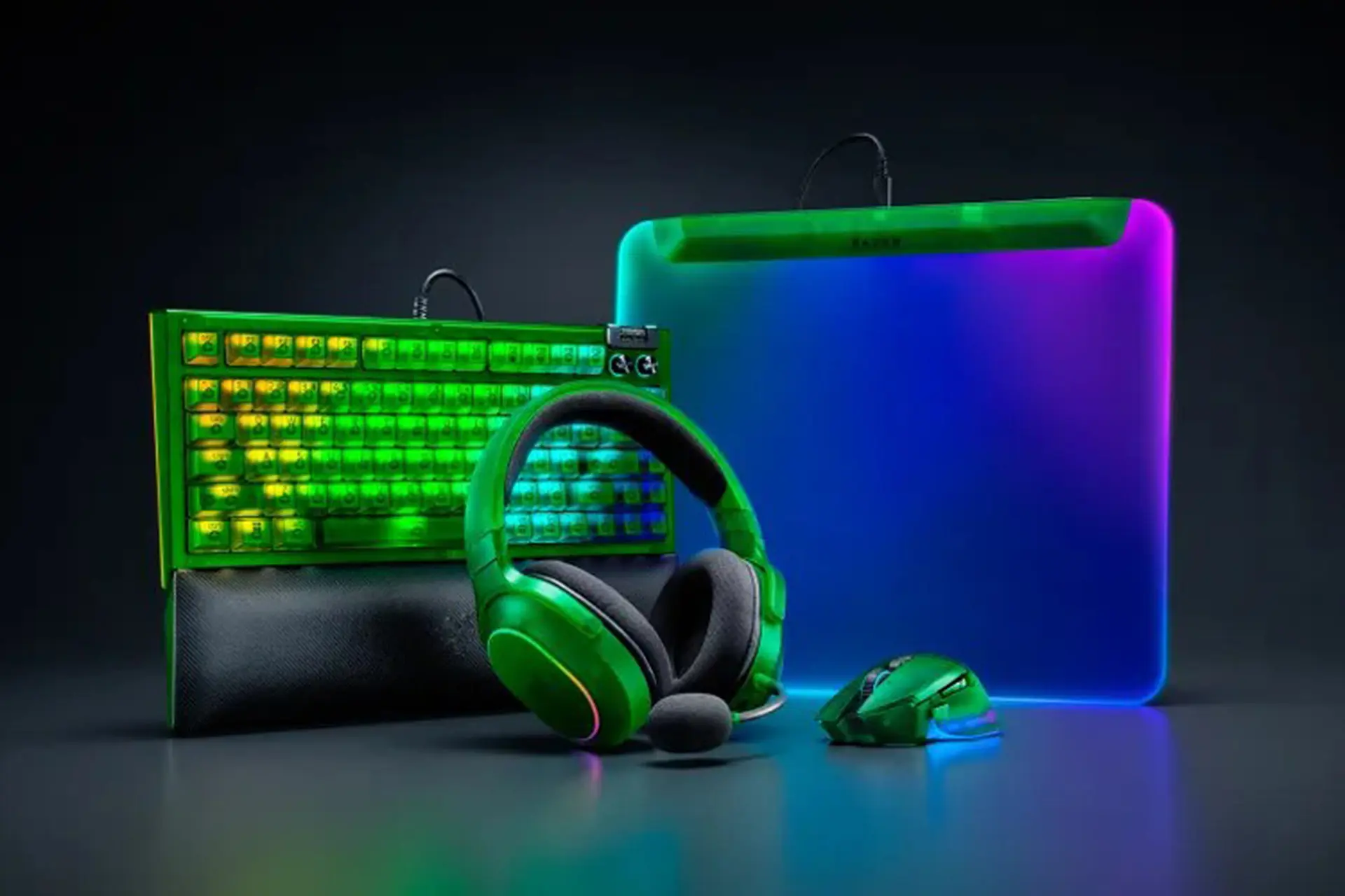 Razer ra mắt bộ sưu tập Phantom với thiết kế nhựa trong suốt, tối ưu ánh sáng RGB