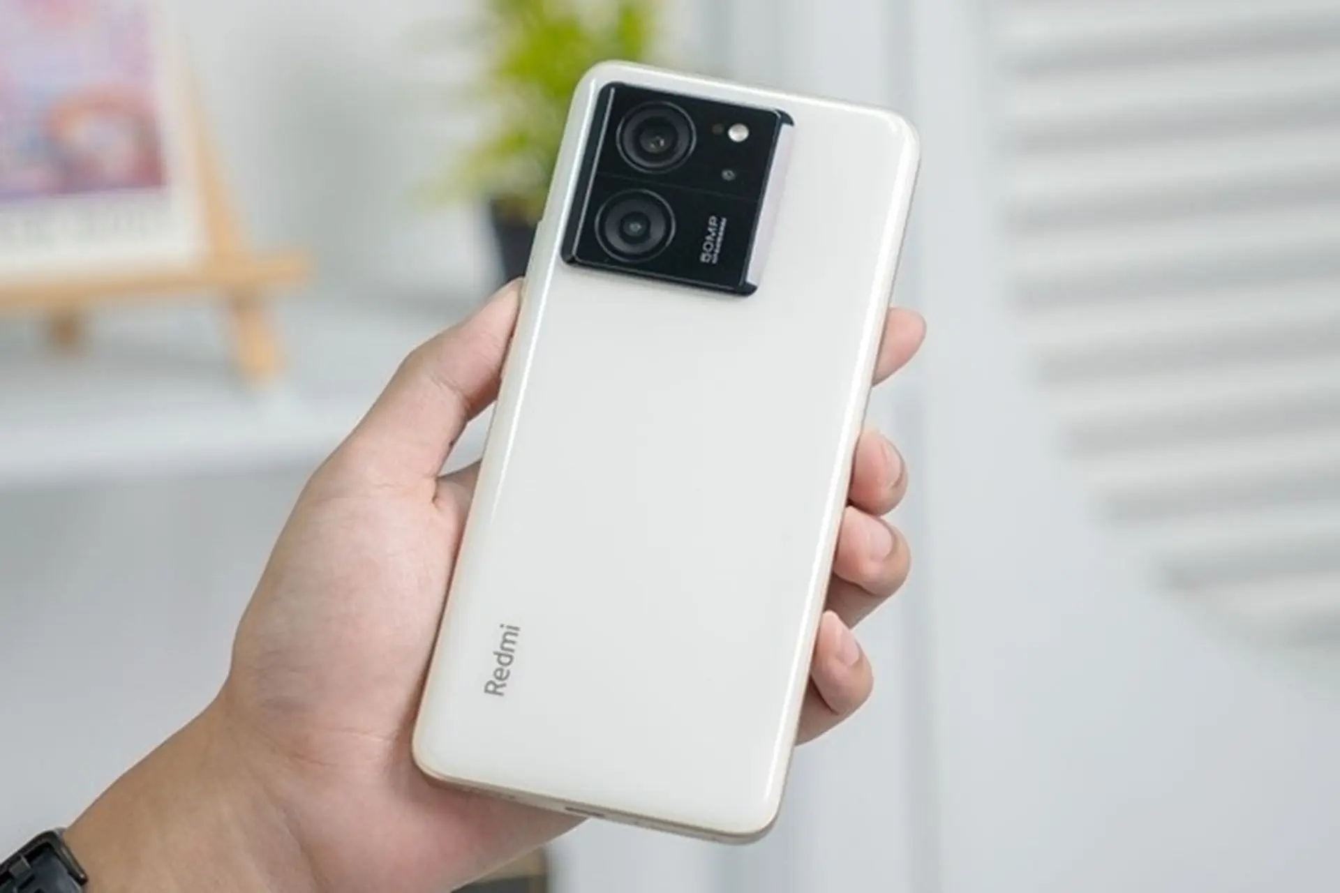 Redmi K60 Ultra có gì nổi bật khi đặt trong phân khúc flagship hiệu năng cao?