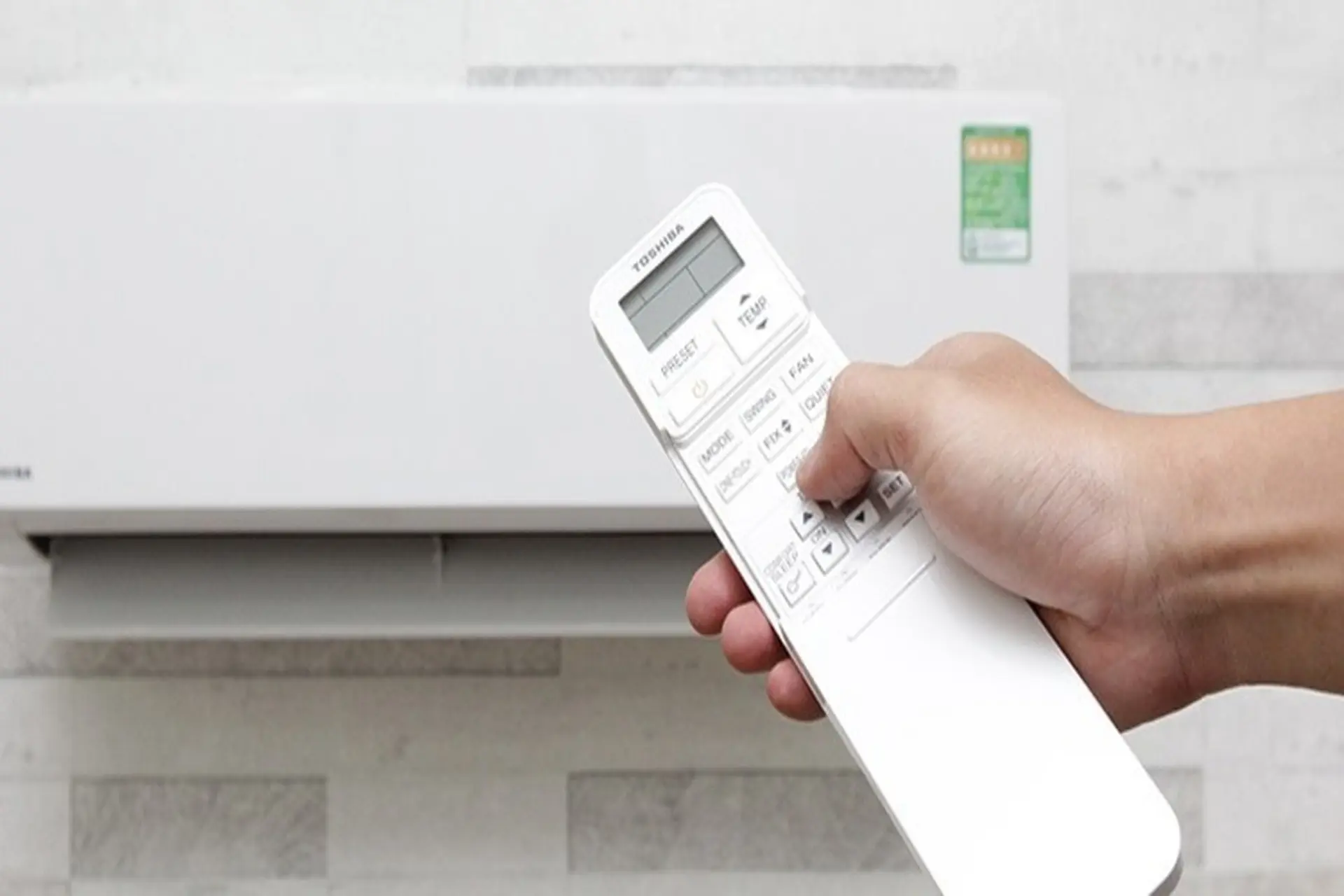 Remote máy lạnh bật không lên: Những lý do thường gặp và cách xử lý đơn giản tại nhà