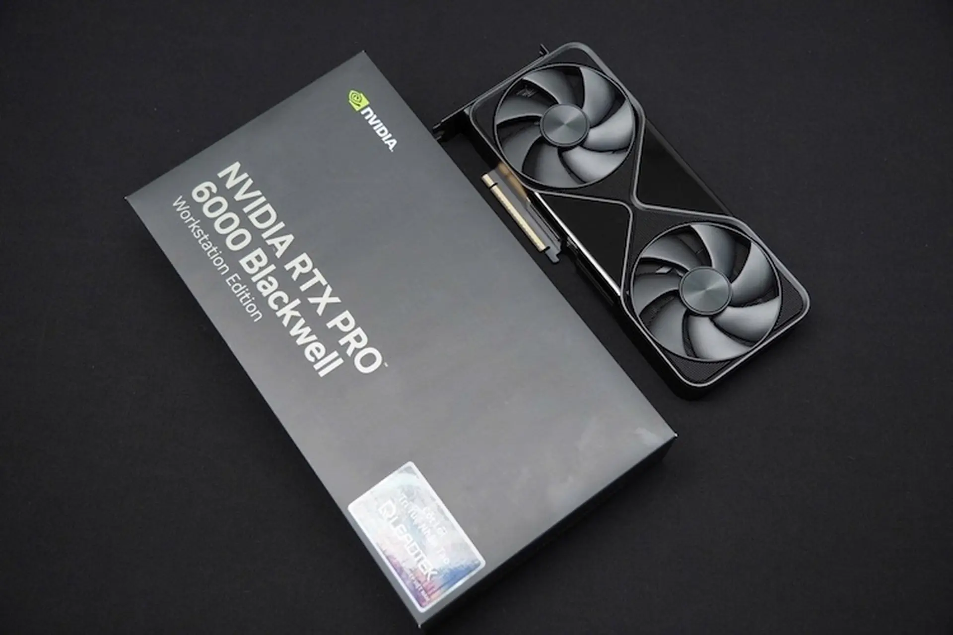RTX Pro 6000 Blackwell có mạnh không? Chơi được game gì? Đánh giá GPU workstation mạnh nhất của NVIDIA