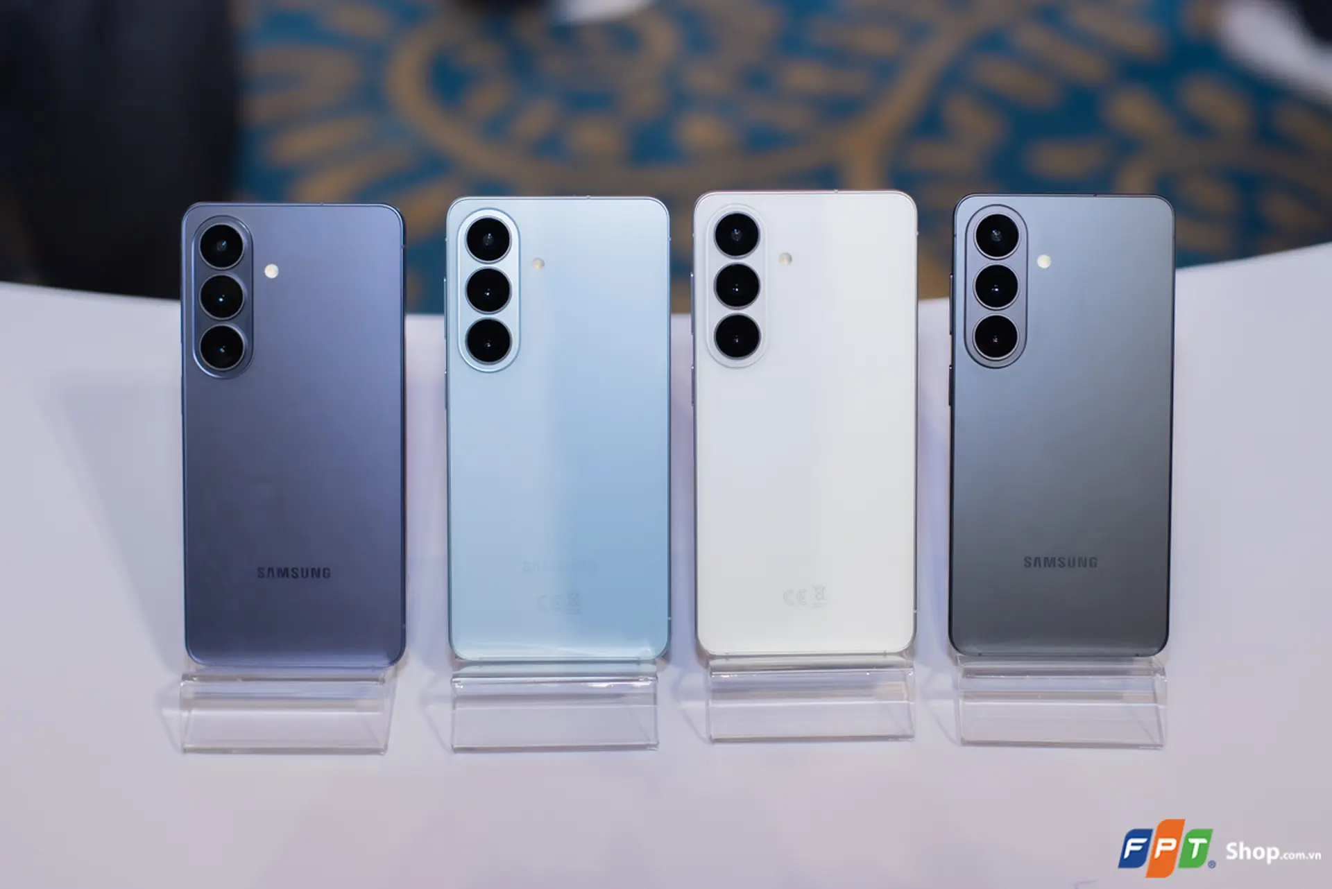 Galaxy S26 Plus ra mắt có gì mới giữa làn sóng flagship 2026?