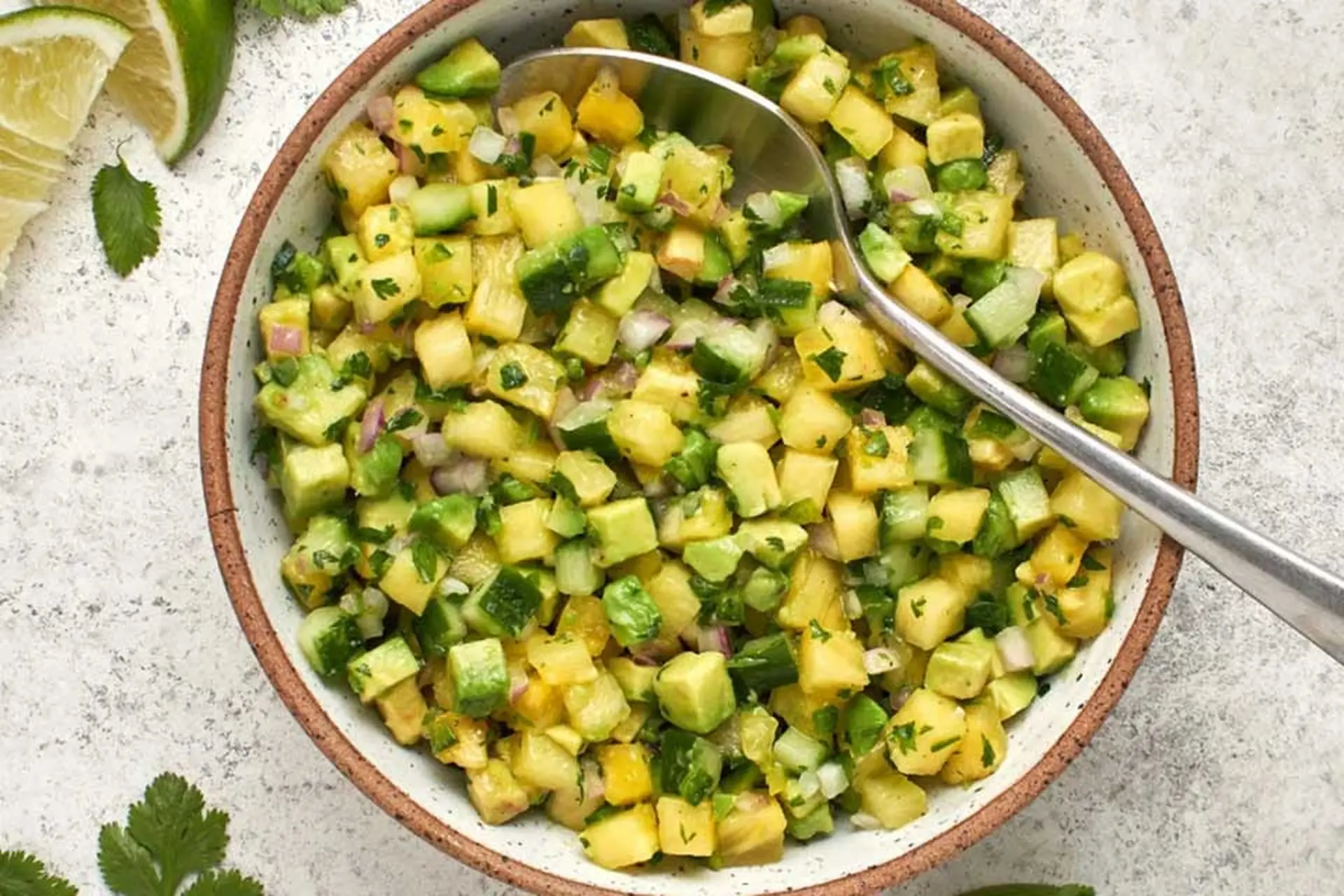 Học ngay cách chế biến salad bơ dứa đơn giản, giàu dinh dưỡng, thơm ngon đến bất ngờ