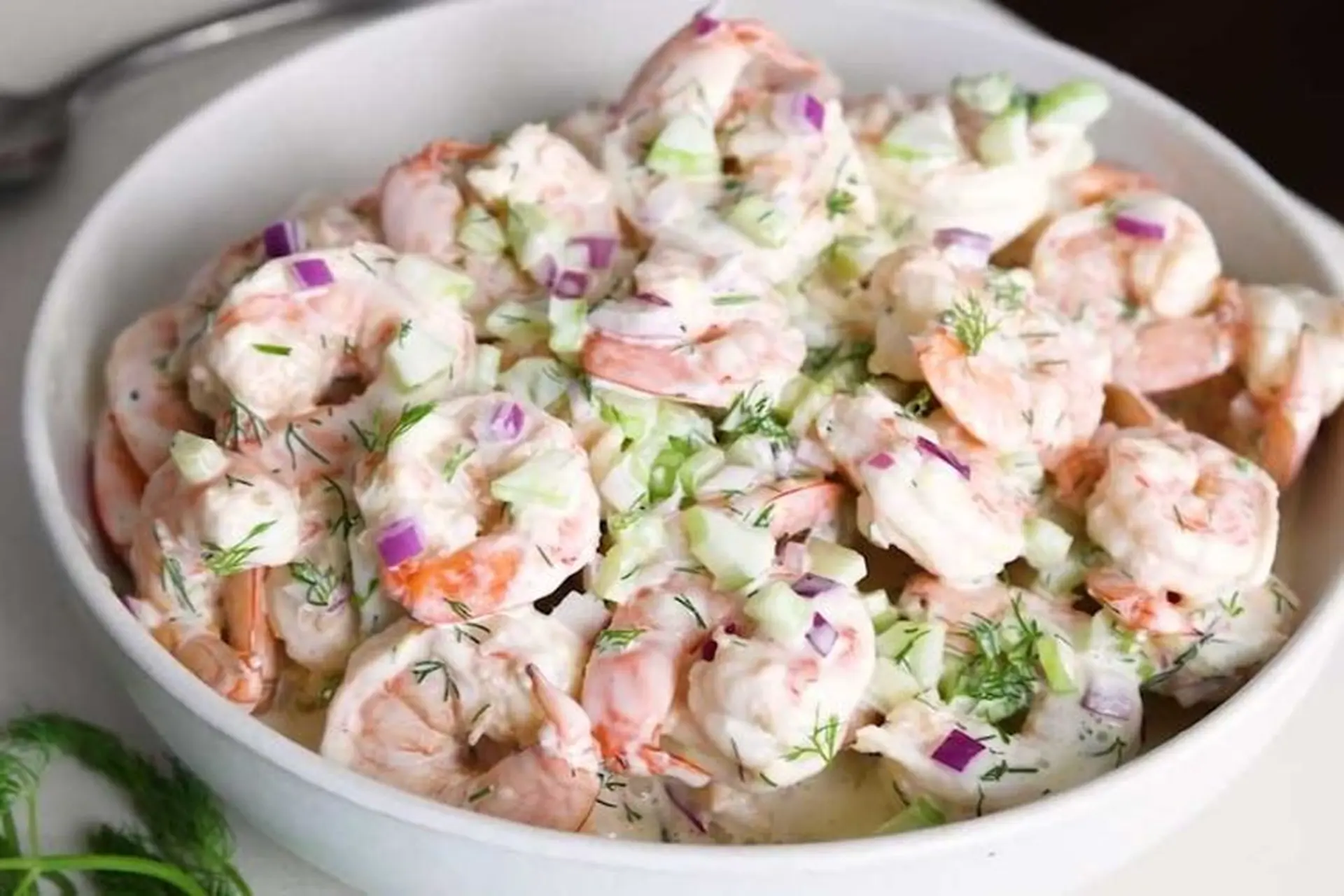 Hướng dẫn làm salad tôm cần tây sốt mayonnaise thơm ngon, hấp dẫn và bổ dưỡng