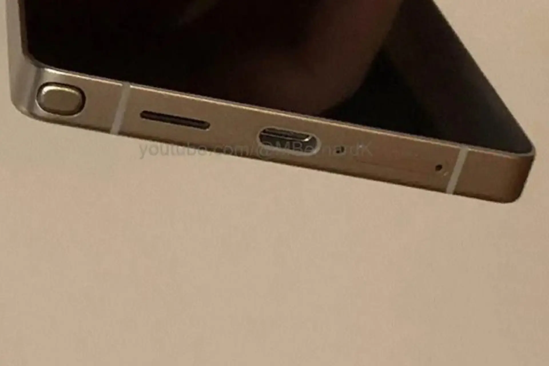 Samsung Galaxy S25 Ultra lộ diện hình ảnh thực tế cùng giao diện One UI 7.0