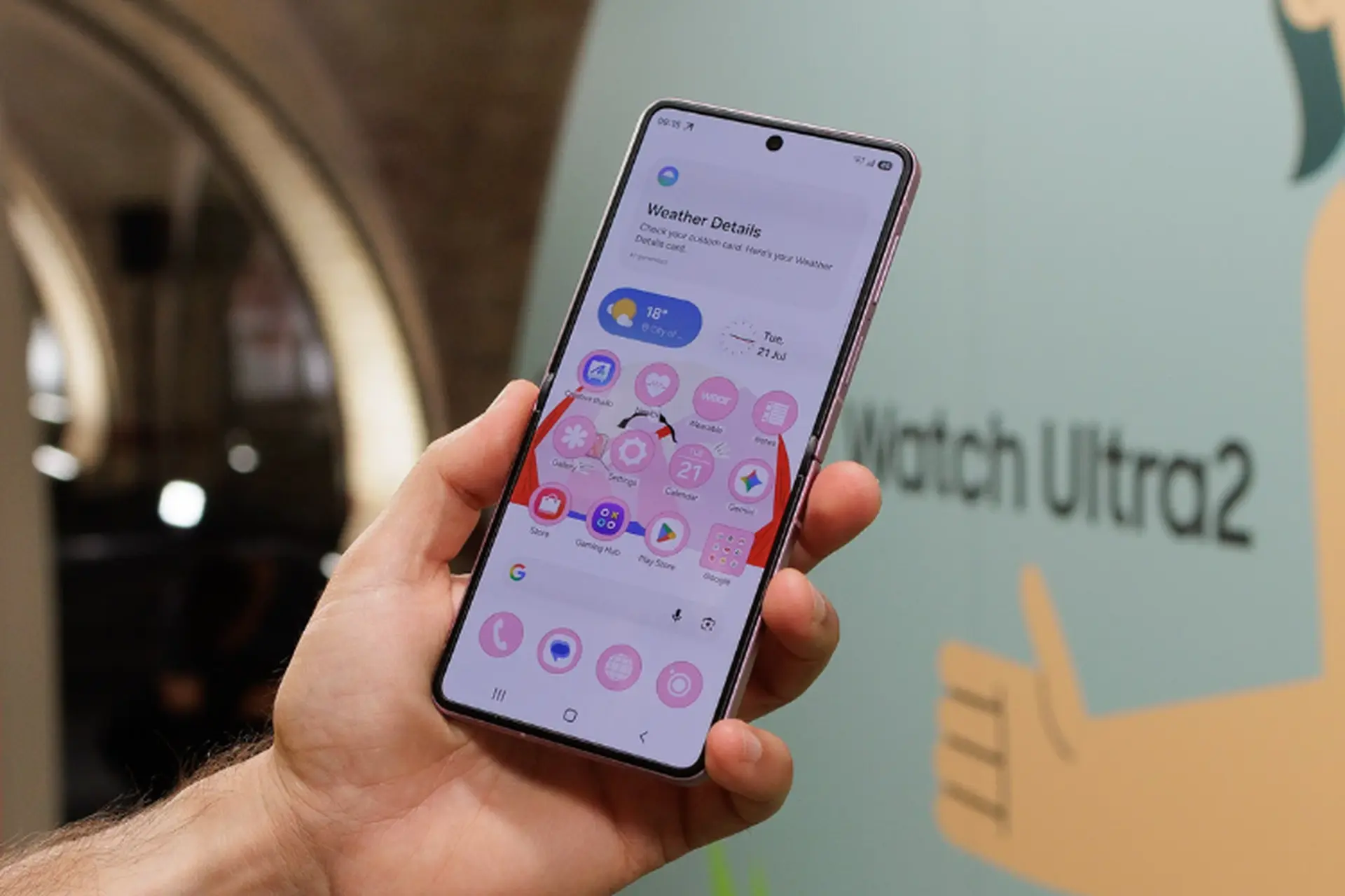 Samsung Galaxy Z Flip 8 có mấy SIM? Tìm hiểu các loại SIM hỗ trợ trên máy và cách sử dụng
