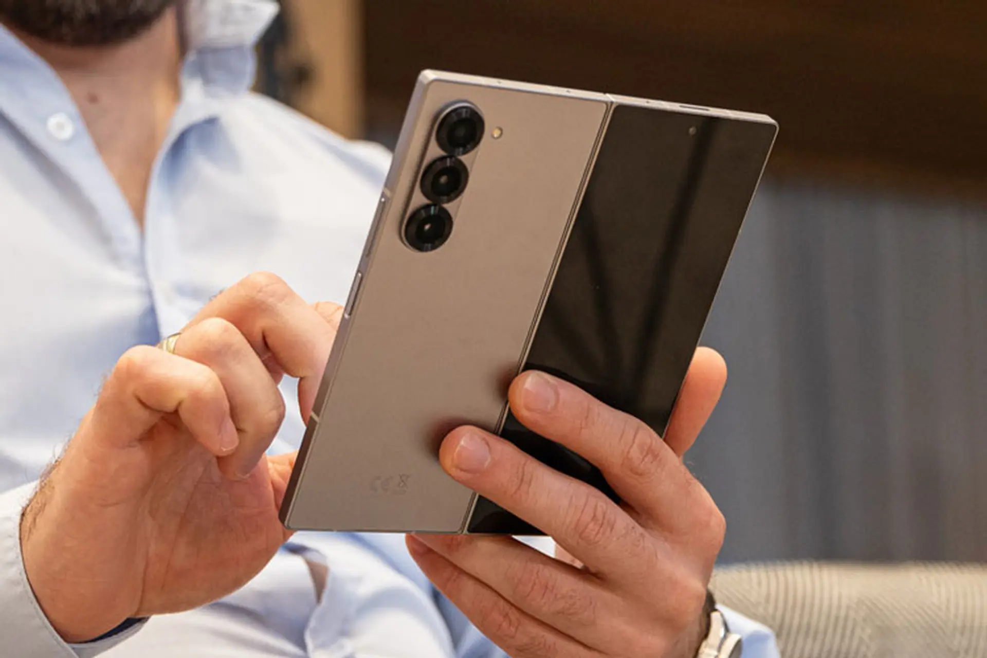 Samsung Galaxy Z Fold6 có hỗ trợ tính năng kháng nước không?