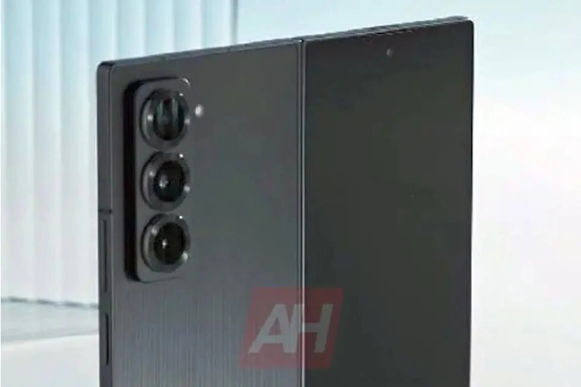 Samsung sẽ ra mắt Galaxy Z Fold Special Edition với nếp gấp nhỏ hơn
