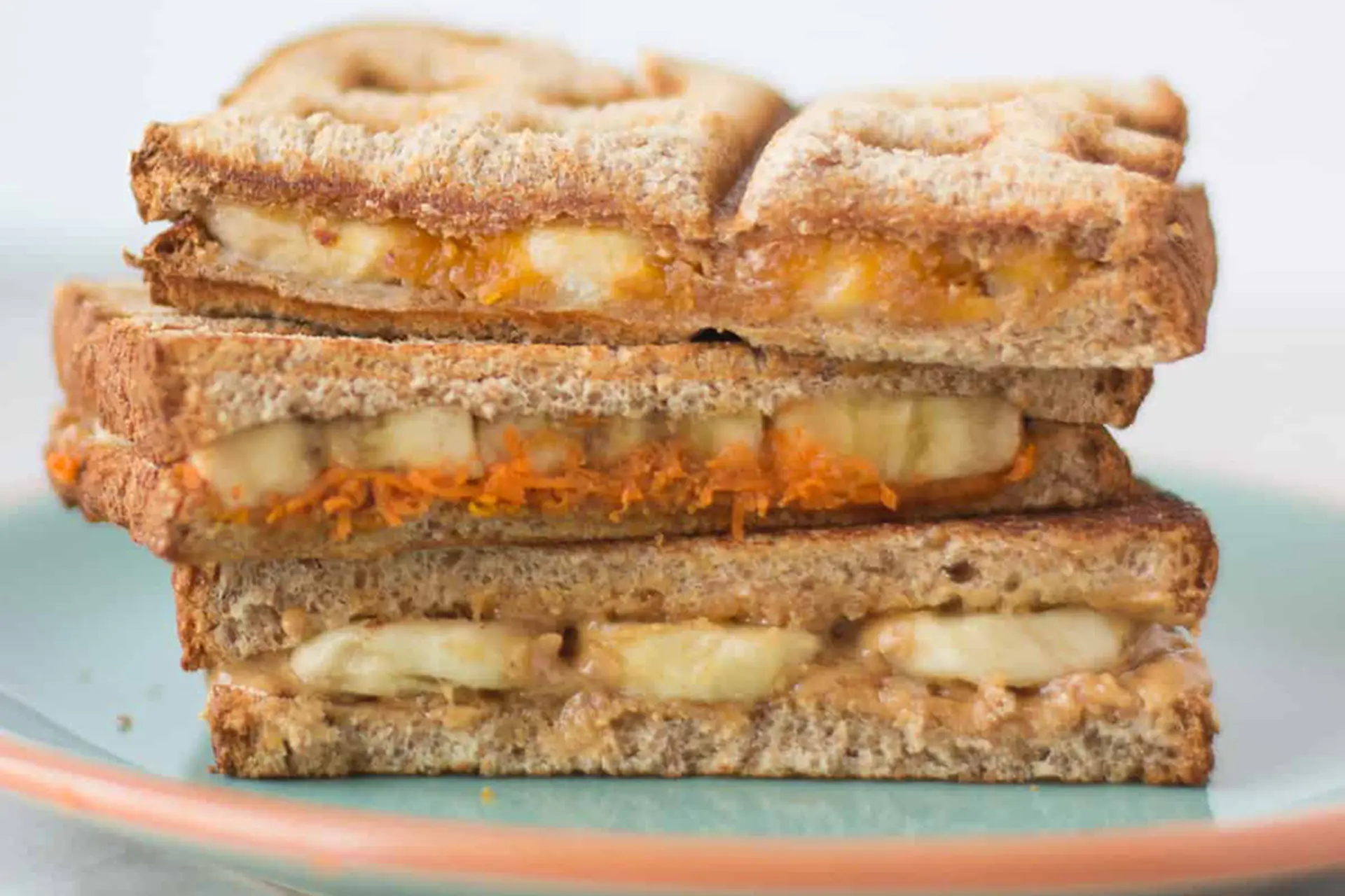 Chia sẻ cách làm bánh mì sandwich chuối bơ đậu phộng thơm lừng, ngon khó cưỡng