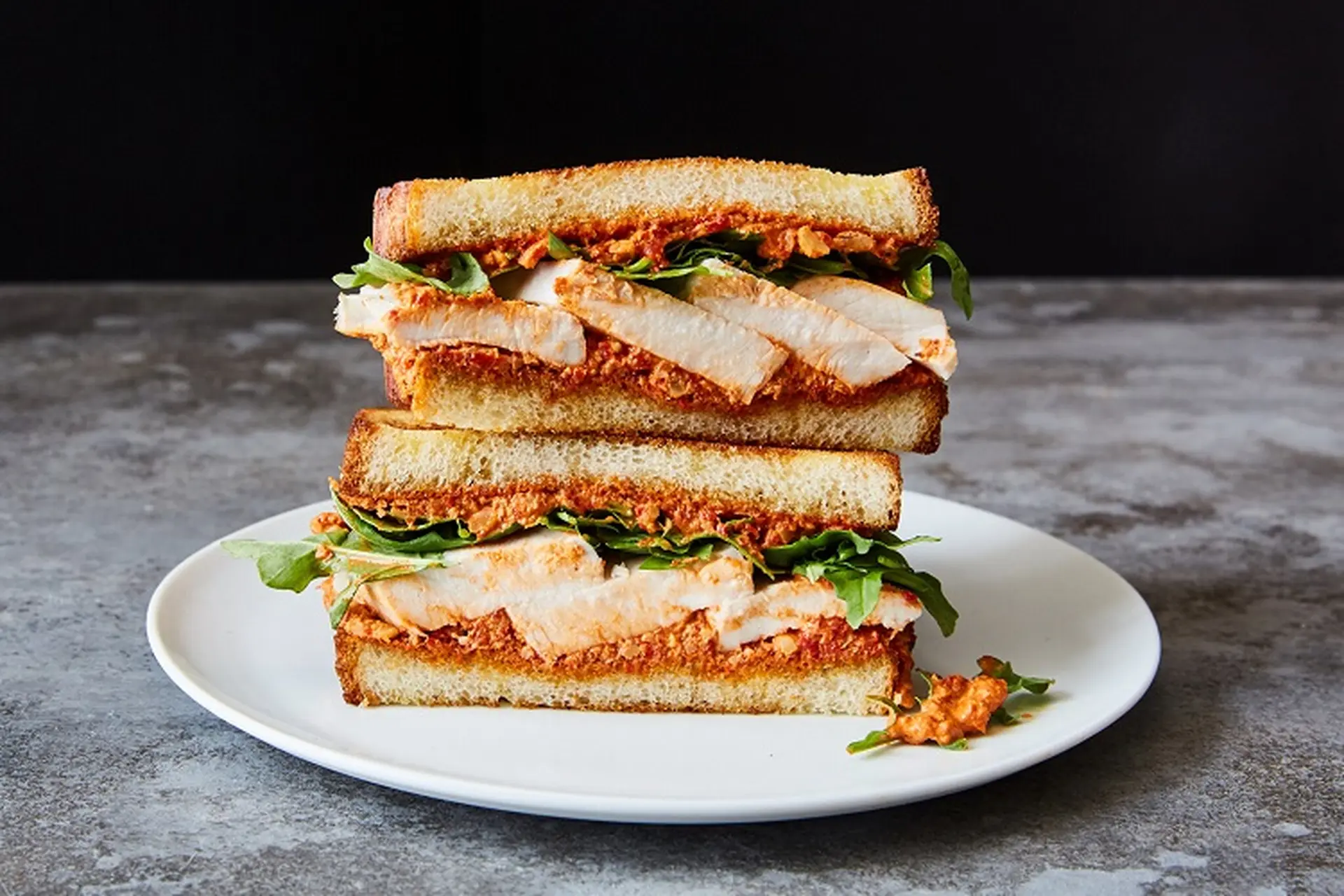 Gợi ý 4 phiên bản sandwich gà vừa ngon vừa dễ làm cho bữa sáng đủ chất, nhanh gọn