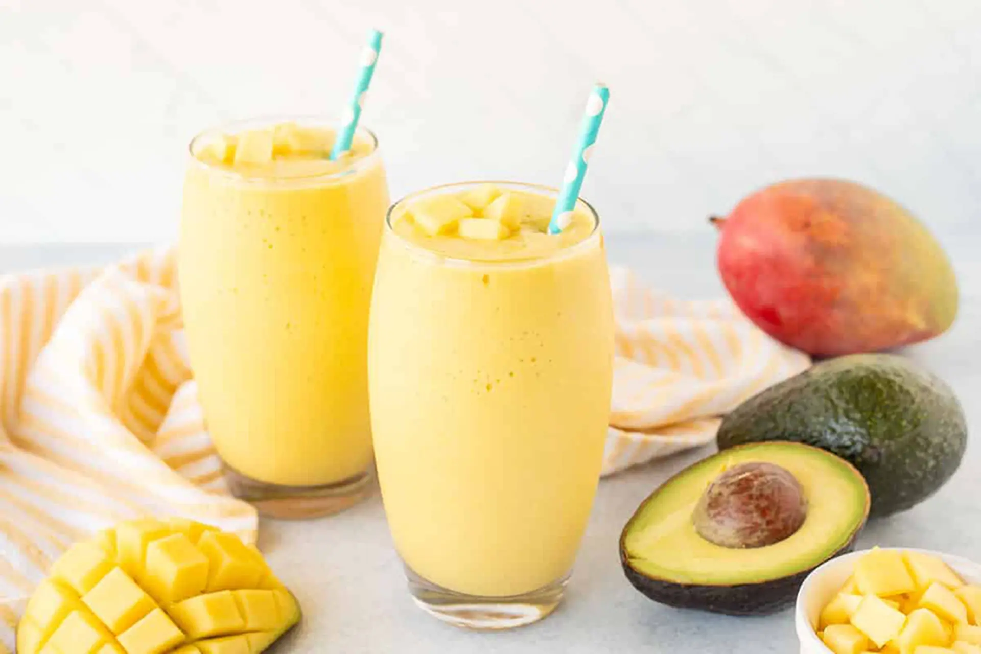 Làm sinh tố bơ sữa chua xoài tại nhà vừa ngon vừa tiết kiệm, lại an toàn cho sức khỏe