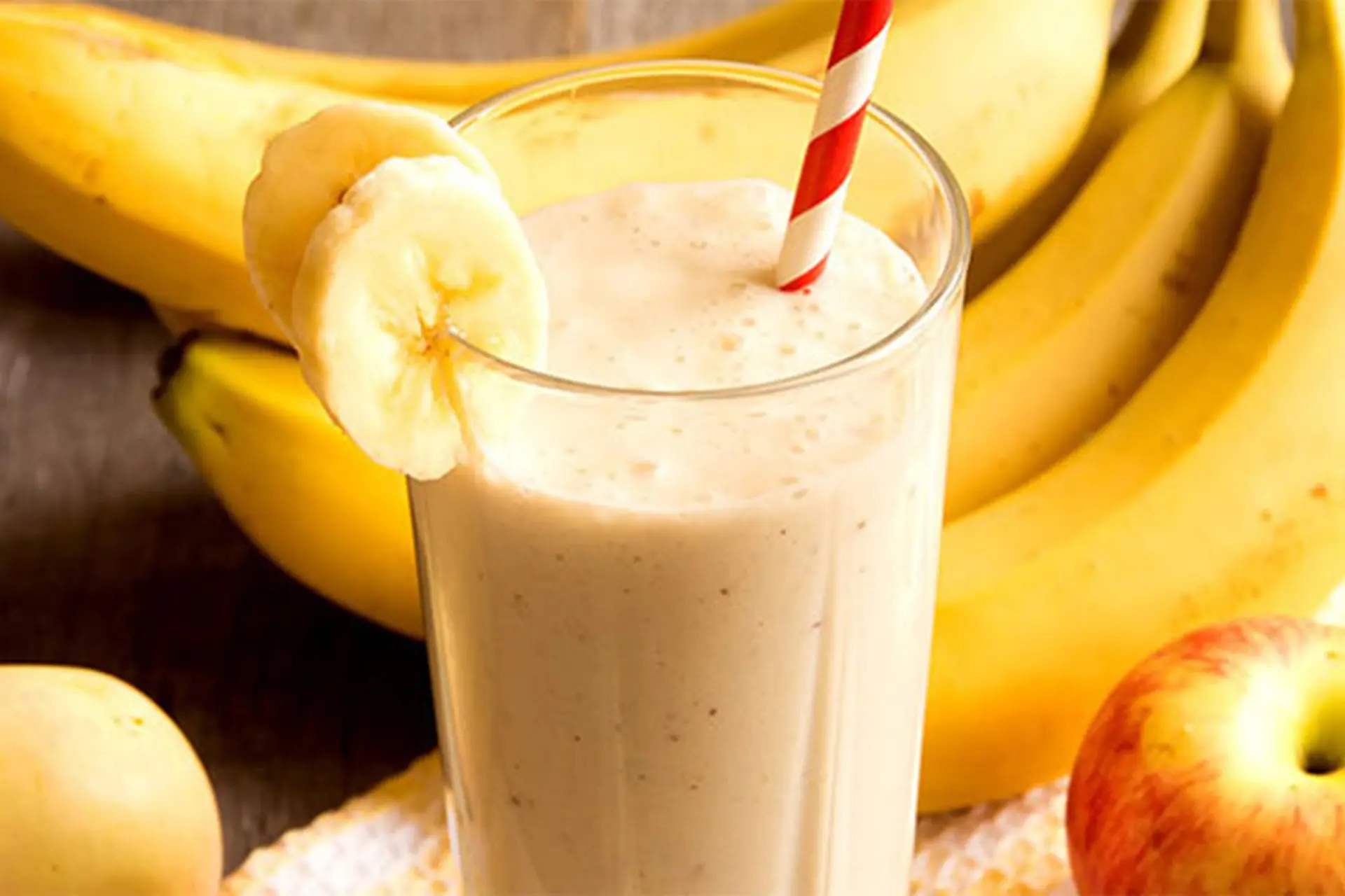 Cách làm sinh tố táo chuối vừa đẹp mắt vừa ngon miệng, bạn chưa biết thì quá phí!